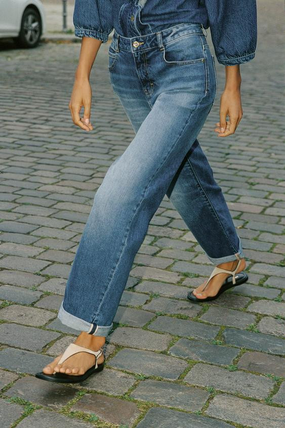 Z.07 RELAXED FIT HIGH-WAISTED TURN-UP HEM JEANS | Zara US