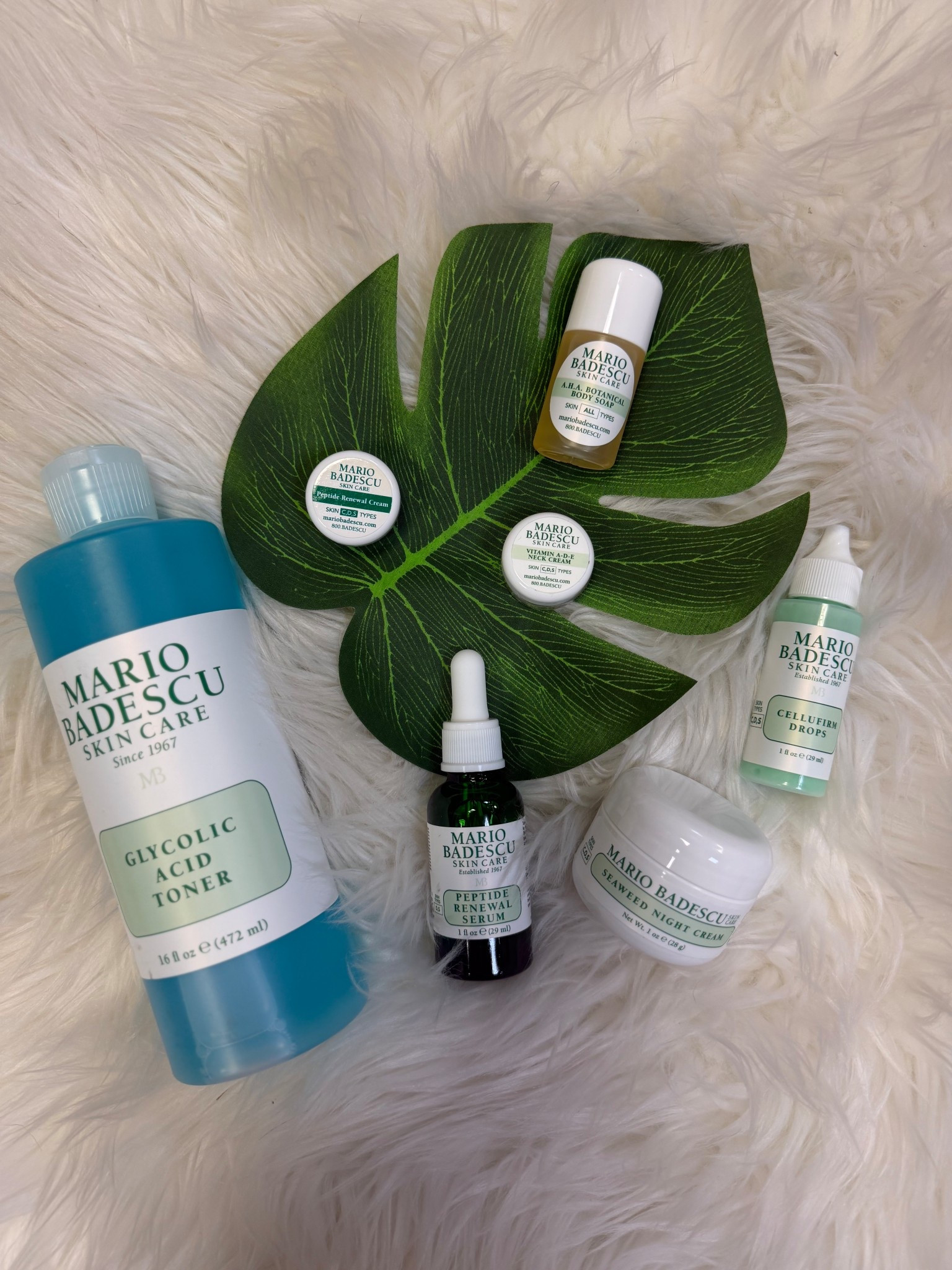Becoming a mom means my skincare routine now happens in 3-minute increments… usually while someone is yelling “MOMMMMM” from the other room 🙃

I don’t have time for complicated, but I still want to look semi-alive. Lately I’ve been reaching for a few @mariobadescu staples because they’re simple and actually make a difference.

The Hyaluronic Dew Cream = instant “I drank water and slept” vibes (even when I absolutely did not).
The Hydrating Glow Toner = splash on, feel refreshed, move on with my chaotic morning.
And when I’m feeling ambitious? Super Collagen Mask during nap time… or while reheating my coffee for the third time.

Nothing fancy. Just easy products that work in this season of life.

Linked if you’re also in your survival era 🤍

#MarioBadescu #MarioBadescuSkincare #LTKSkincare #SkincareRoutine #ad

#LTKmomlife #LTKBeauty #LTKselfcare