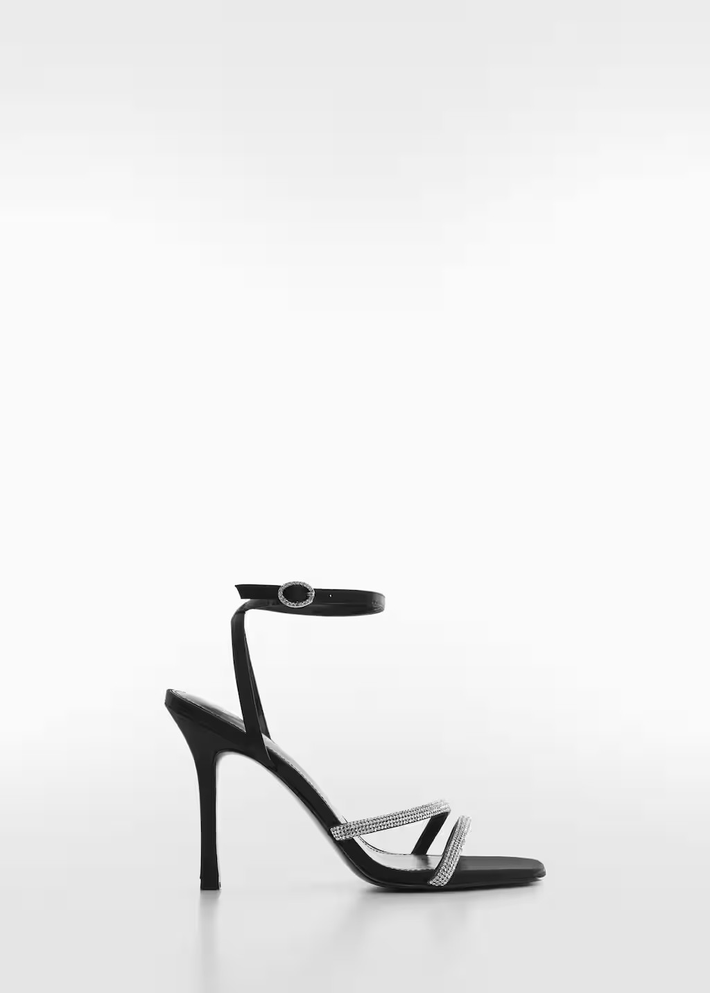 Sandaal met hak en stras bandjes -  Dames | Mango Nederland | MANGO (NL)