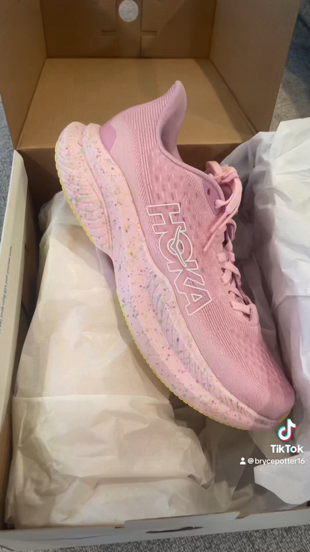 Pink HOKAS

#LTKFitness #LTKShoeCrush