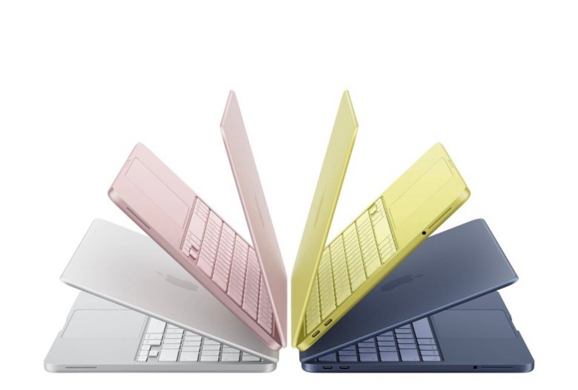 Finally, a pink Apple MacBook 💕🤭

If it’s pink, it’s for me.

Now my only question is, does it match the pink 17e iPhone 🤔 

#LTKSeasonal