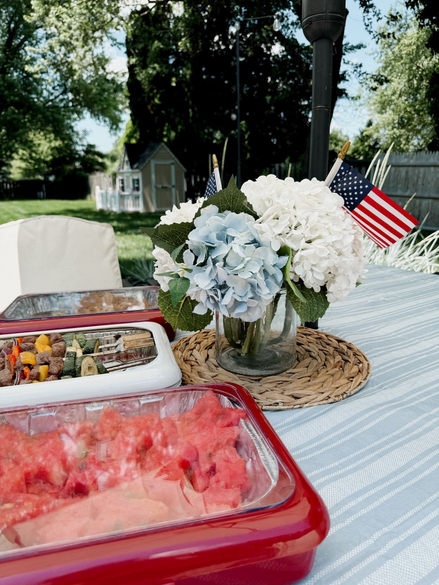 A year round fan favorite 😍🇺🇸 



I shared the red ones last year just before the holidays and they still prove to be the easiest way to serve or transport bulk food with easy cleanup year round!! 

I am loving the aesthetic white option and the reusable charcuterie/veggie tray make it even more versatile 🤌🏼

#summerhosting #hostingtips #servingfood #fancypanz #grilling #summer #cookout #4thofjuly #july4thfood 

#LTKSeasonal #LTKHome #LTKSummerSales
