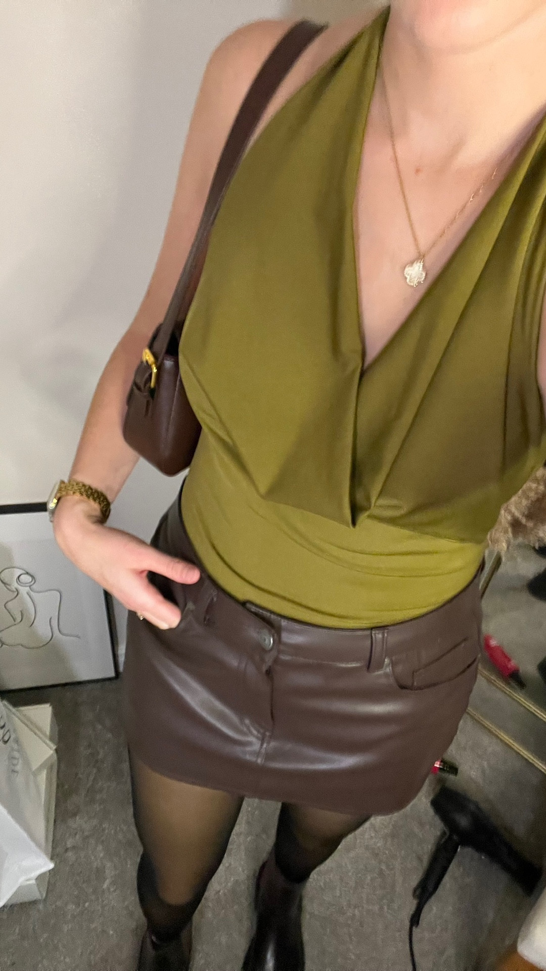 Last nights outfit 🤎✨ 

Everyone needs a pair of thermal tights because my legs were TOASTY last night 🥹 obsessed!! Have a gorgeous weekend everyone 🫶🏻

Bodysuit: new look 
Skort: stradivarius 
Boots: asos 

OOTN, date night outfit, outfit inspo, brown skort, mini skirt, bottomless brunch outfit, going out fits, night out, bodysuit, cowl neck 



#LTKstyletip #LTKuk #LTKpartywear