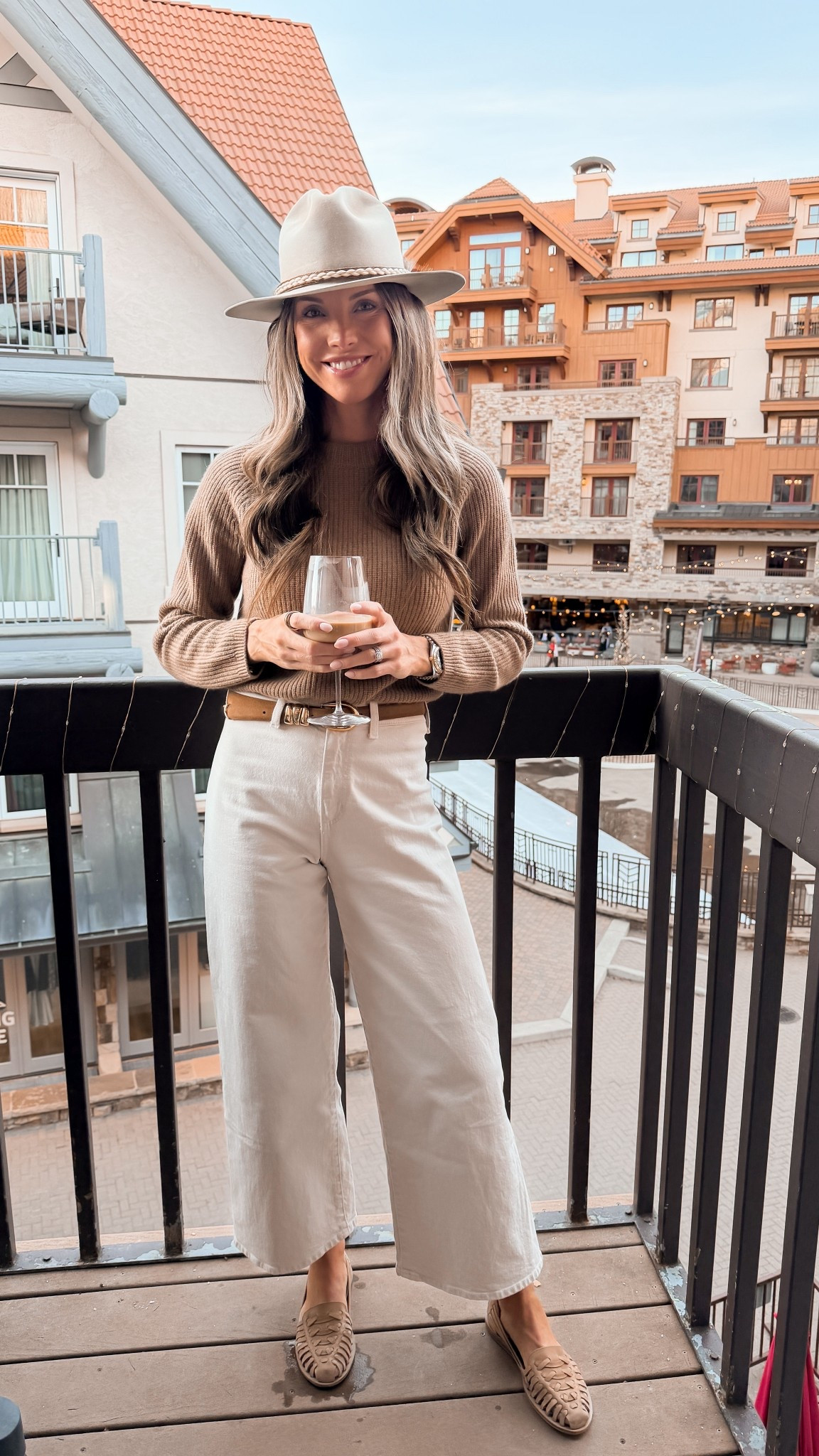 Tonight’s look for dinner 🤍 a little western touch in Telluride!! Hat is from classic Kemosabe!! 

#LTKTall #LTKootd #LTKSaleAlert