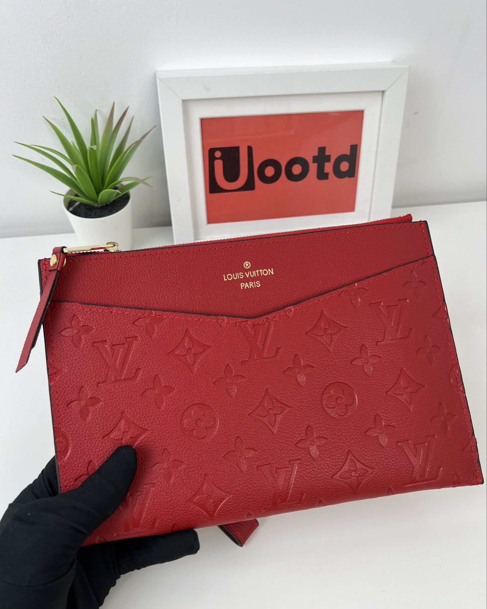 LV card bag booknotes bag LV underarm bag 

#LTKtravel #LTKitbag #LTKworkwear