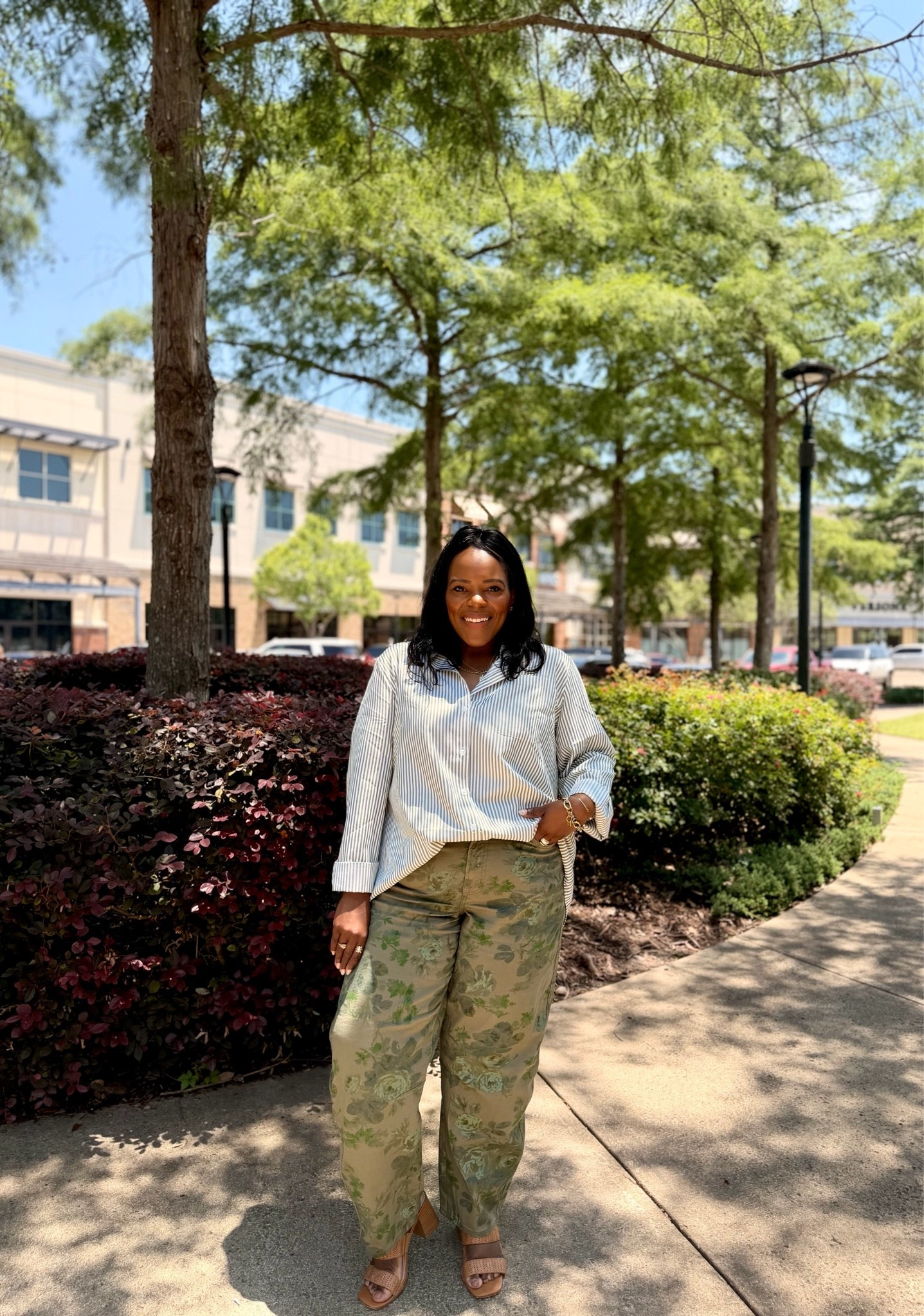 Casual Friday ootd with these floral barrel jeans from Gap Factory. Did a little pattern mixing with a stripe button up!

#LTKdayinmylife #LTKgrwm #LTKootd
