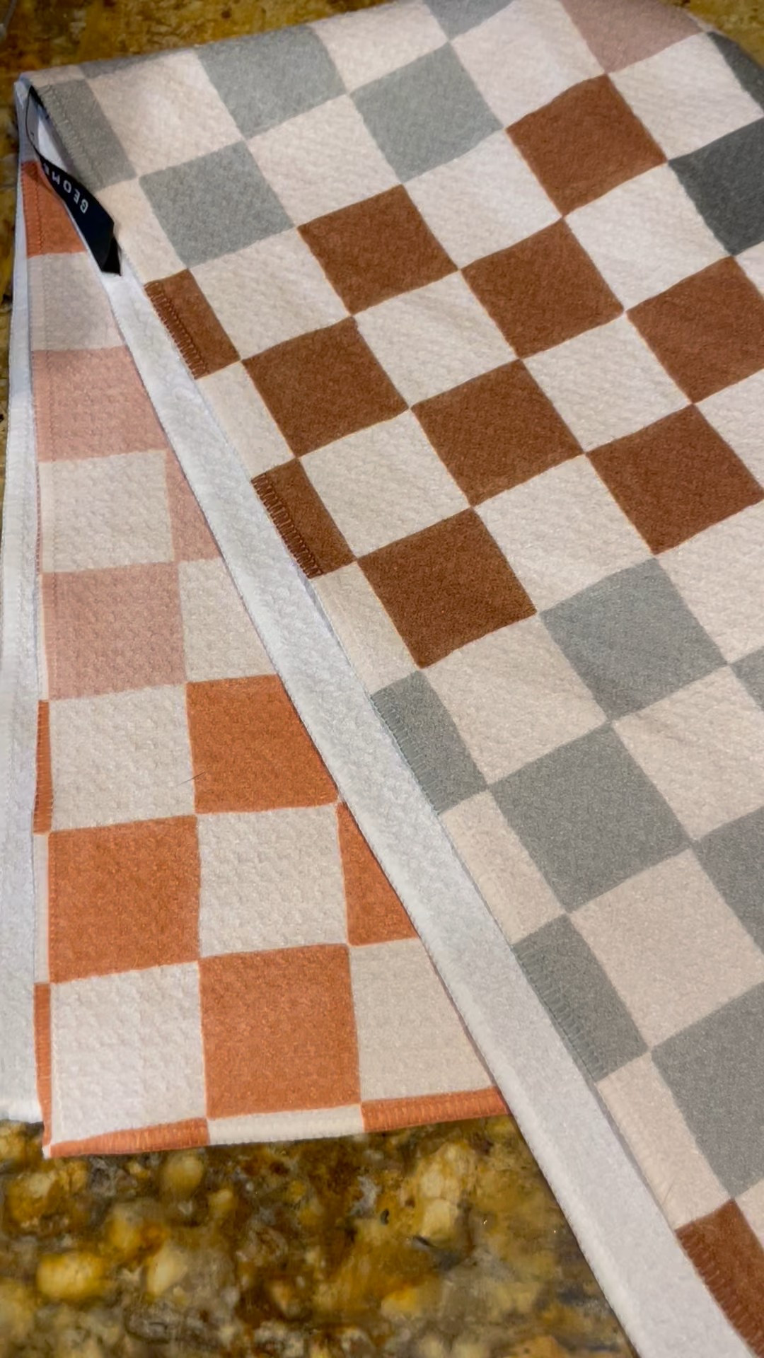 I’ve been using Geometry House tea towels for a while now and they seriously hold up—super absorbent, quick-drying, and they don’t lose their color or shape in the wash. Plus, the prints are so cute they double as kitchen decor. Use code ARIEL15 for 15% off #geometryhouse #ltkhome #kitchengoals

#LTKFindsUnder50 #LTKHome #LTKSaleAlert