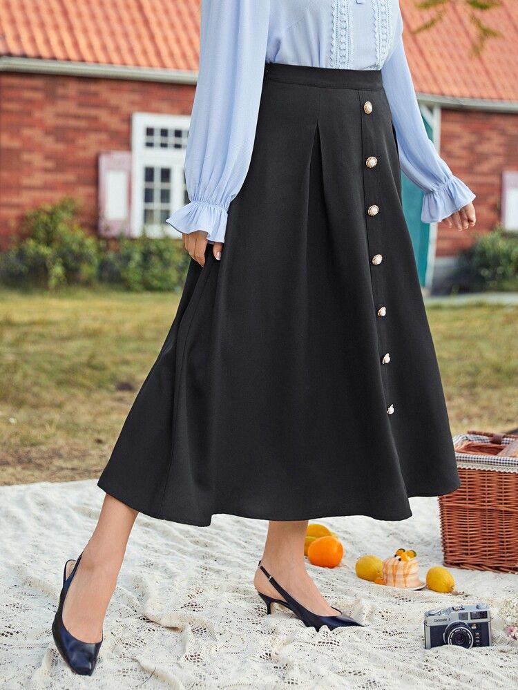 SHEIN Plus Button Detail Boxy Pleated Skirt | SHEIN