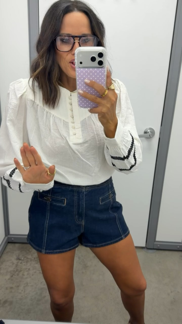 Walmart coming through with the cutest blouse 🤍 The details on this one make it look so much more expensive than it is! Perfect with denim for an easy fall look.

@Walmart 

#WalmartFinds #WalmartFashion #LTKFinds #FallStyle

#LTKxWalmart