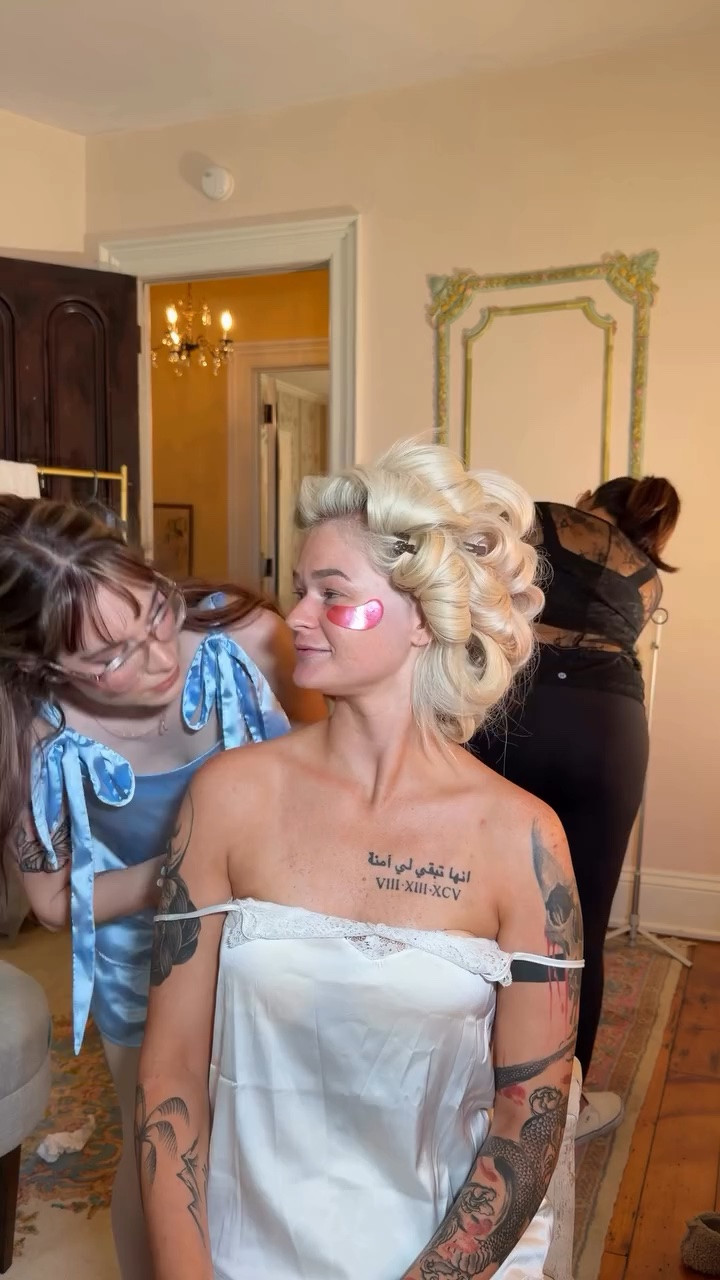 Part 2 of my gorgeous bride  bridal look!!!! No heat and not short bangs can win against me! 💪🏻

Products 

Skin prep
Exfoliation pads : @firstaidbeauty 
Glowy spray  @dalba_global 
 moisturizer the dewy skin  @tatcha 
Foundation @mphbeauty 
Beauty blender , powder puff @contorbeauty 
Concealers & setting spray Yummy skin liquid blurring balm setting spray @danessamyricksbeauty 
Setting powder : sugar cookie @hudabeauty 
Blush stick : S-tier @colourpopcosmetics 
Black eyeliner for  the tight line @madebymitchell the colour case 

Sephora white matte eyeshadow @sephora 
@morphebrushes bridal brush set 
And eyeshadow underslated ❤️ and dream sequins 
Morphe liquid eyeshadow - infamous- anonymous 

Lip liner in brown for the eyes : 62 morning expresso @lancomeofficial 
Waterproof mascara @essence_cosmetics 
Powder bronzer @zaoli.beauty 
Powder blush - thank me later  @patricktabeauty 
Highlight : mesmerized @rarebeauty 
Lip liner : 512 mauve @kikomilano 
& 05 vintage rose 
Gloss : Bride @contorbeauty 

#fyp #bridesmaid #wedding #bridalmakeup 

#fyp bride wedding bridalmakeup clients