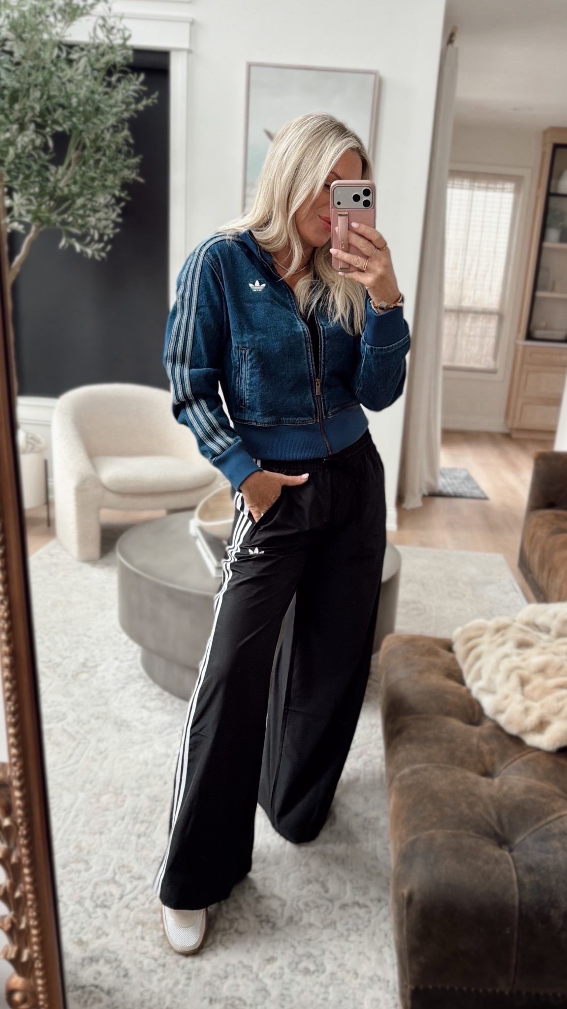 My sports mom look that was a top seller last week! Wearing smalls.


Athleisure. Adidas. Denim jacket. Sports mom. Spring outfits. Track pants.

#LTKOver40 #LTKmomlife #LTKootd