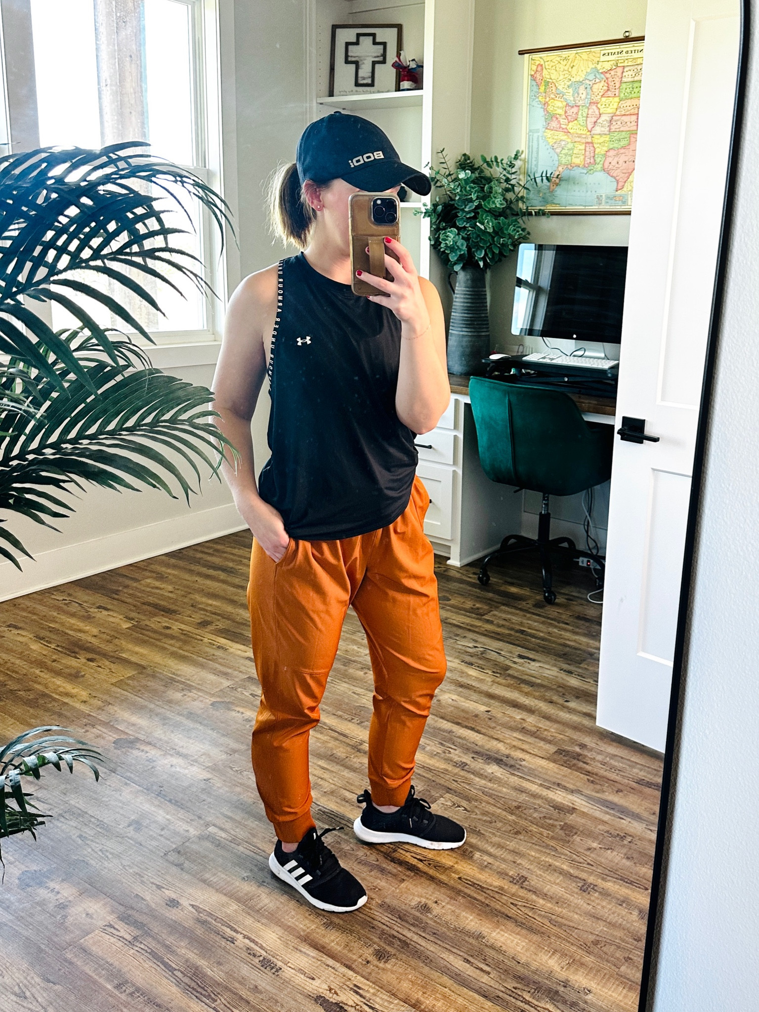 Athletic outfit | sporty mom look| athleisure | workout | 

#LTKFitness #LTKMidsize #LTKStyleTip