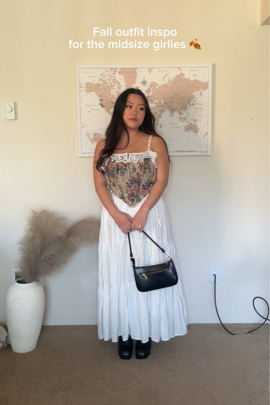 •Corset from Amazon (XXXL)
•Skirt from Princess Polly (size 12/XL)
•Bag from Amazon
•Boots from Dane Fashion (discontinued)