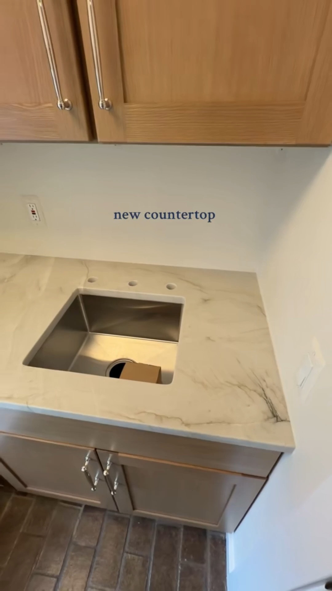 New countertop. Next up: faucet + backsplash. Can’t wait to see the finished look!

#homeremodel #homeupdate #homemakeover #DIYhome #DIY #DIYproject #homedesign #countertop

#LTKHome