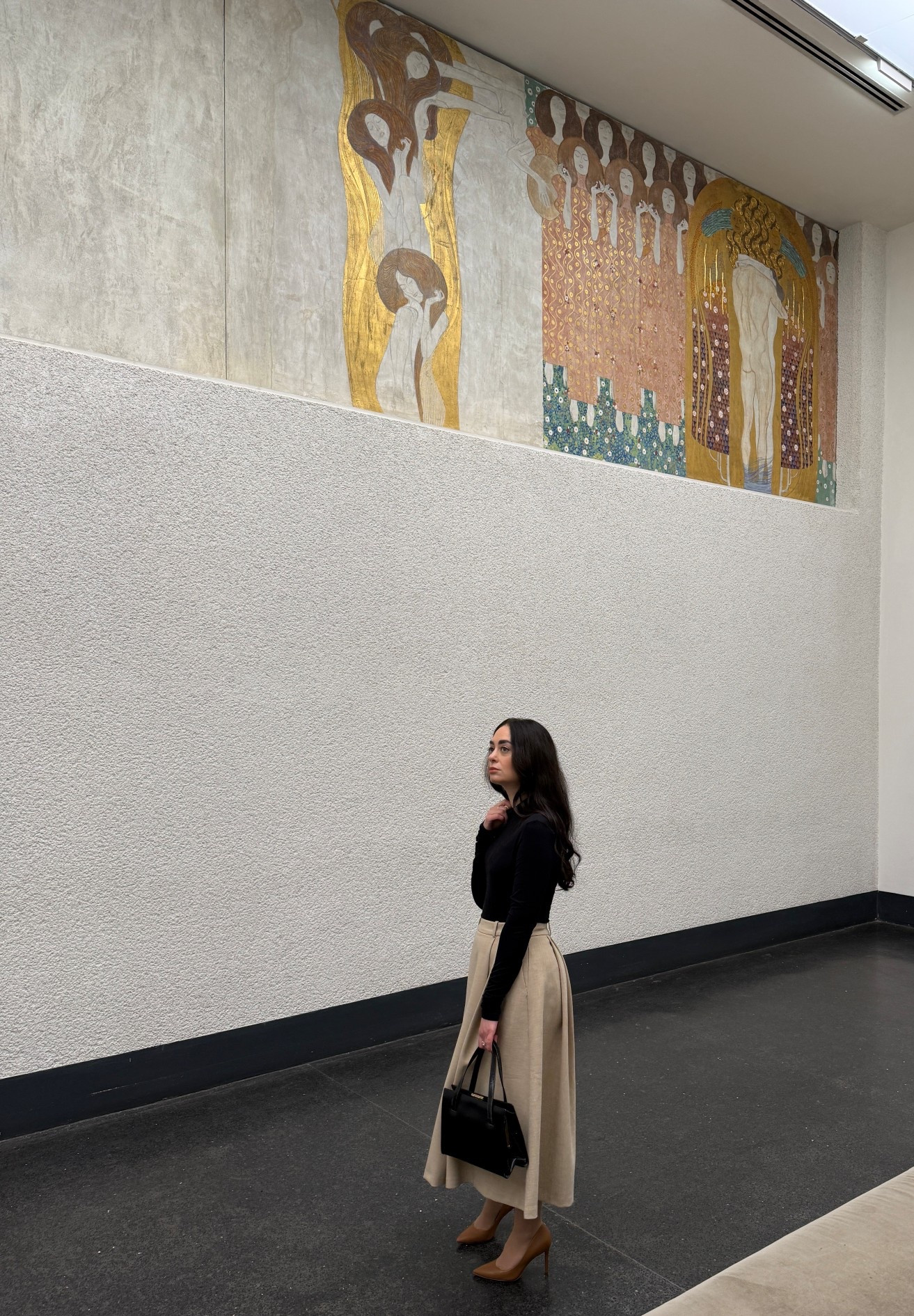 Top: H&M 
Skirt: Babaton
Heels: Sam Edelman
Bag: Vintage

#LTKstyletip #LTKpetite #LTKtravel