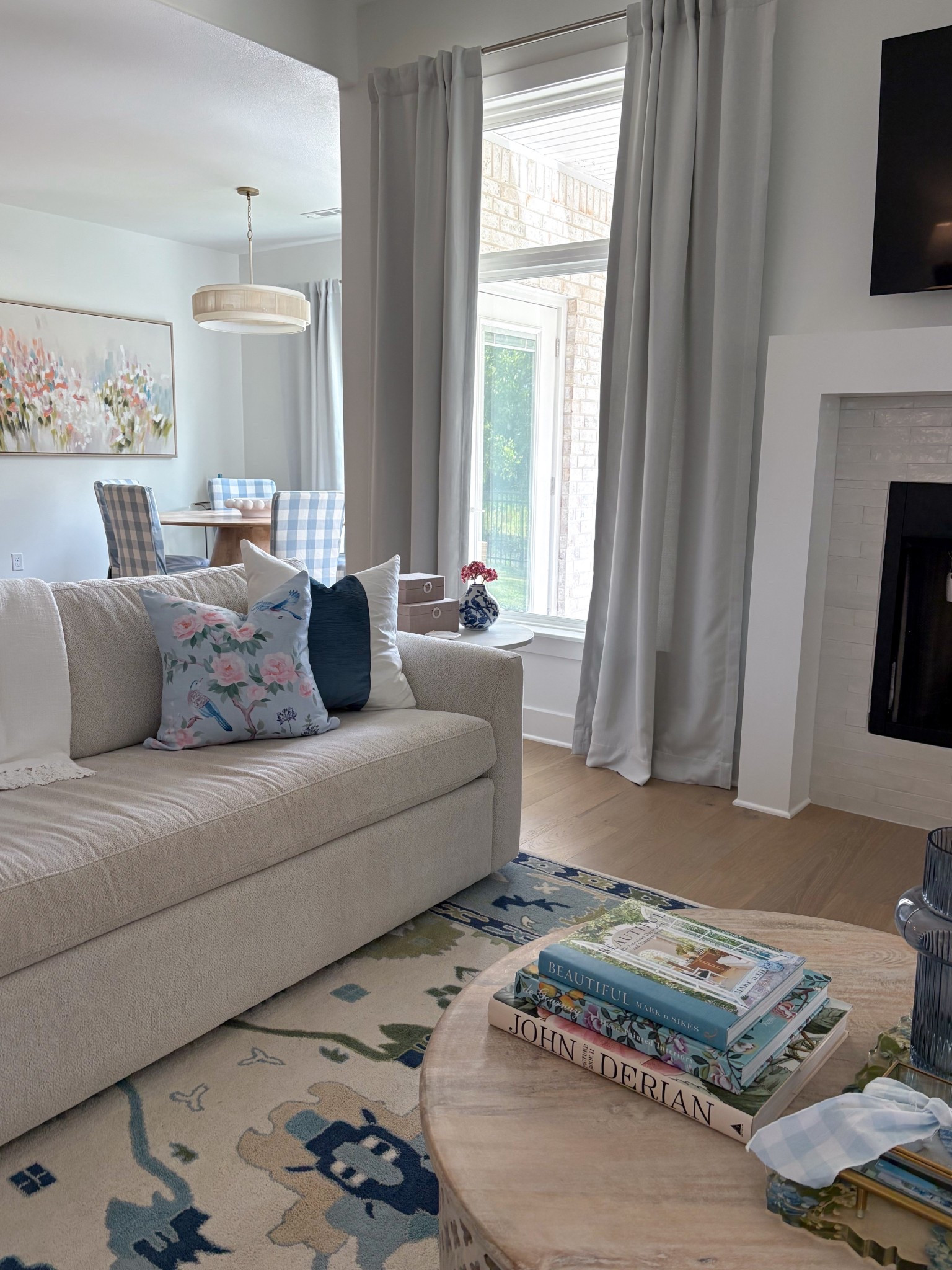 living room details I’m loving🩵

#LTKFindsUnder50 #LTKStyleTip #LTKHome