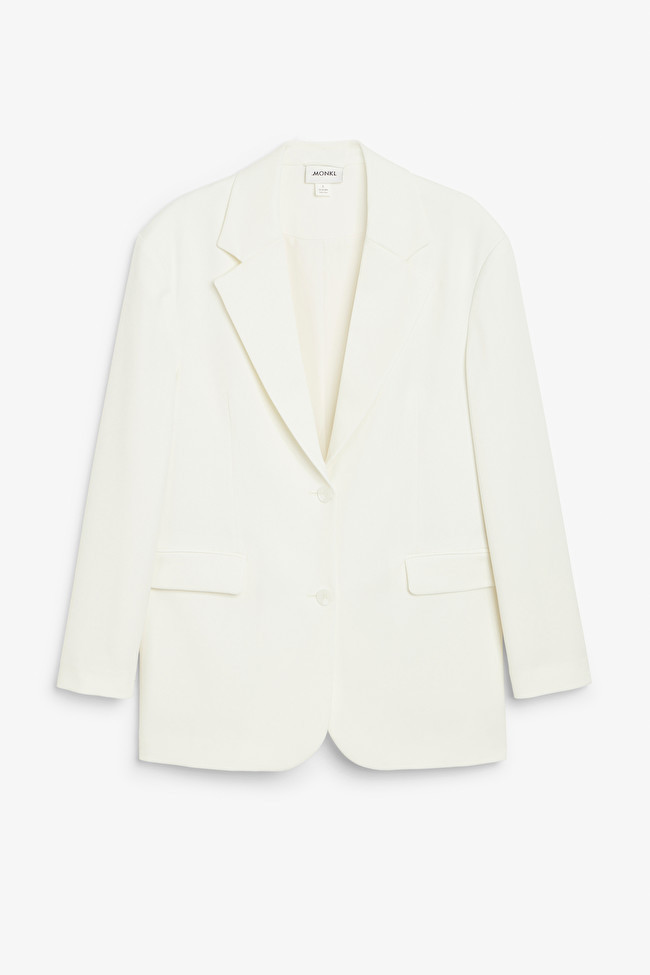 Oversized single breasted blazer
                  			
				€ 25,00 
			
				€ 50,00 
	-50% | Monki
