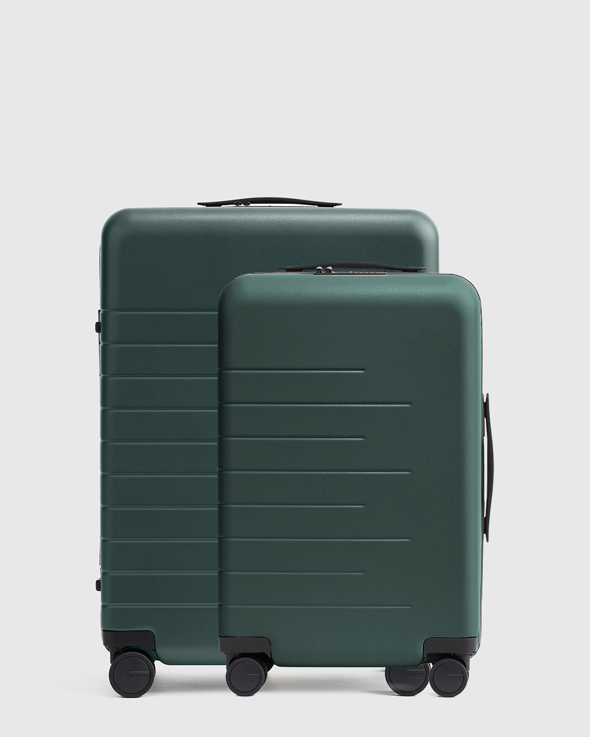 Quince | Carry-On 20"" & Check-In 24"" Hard Shell Suitcase Bundle in Dark Green, Polycarbonte | Quince