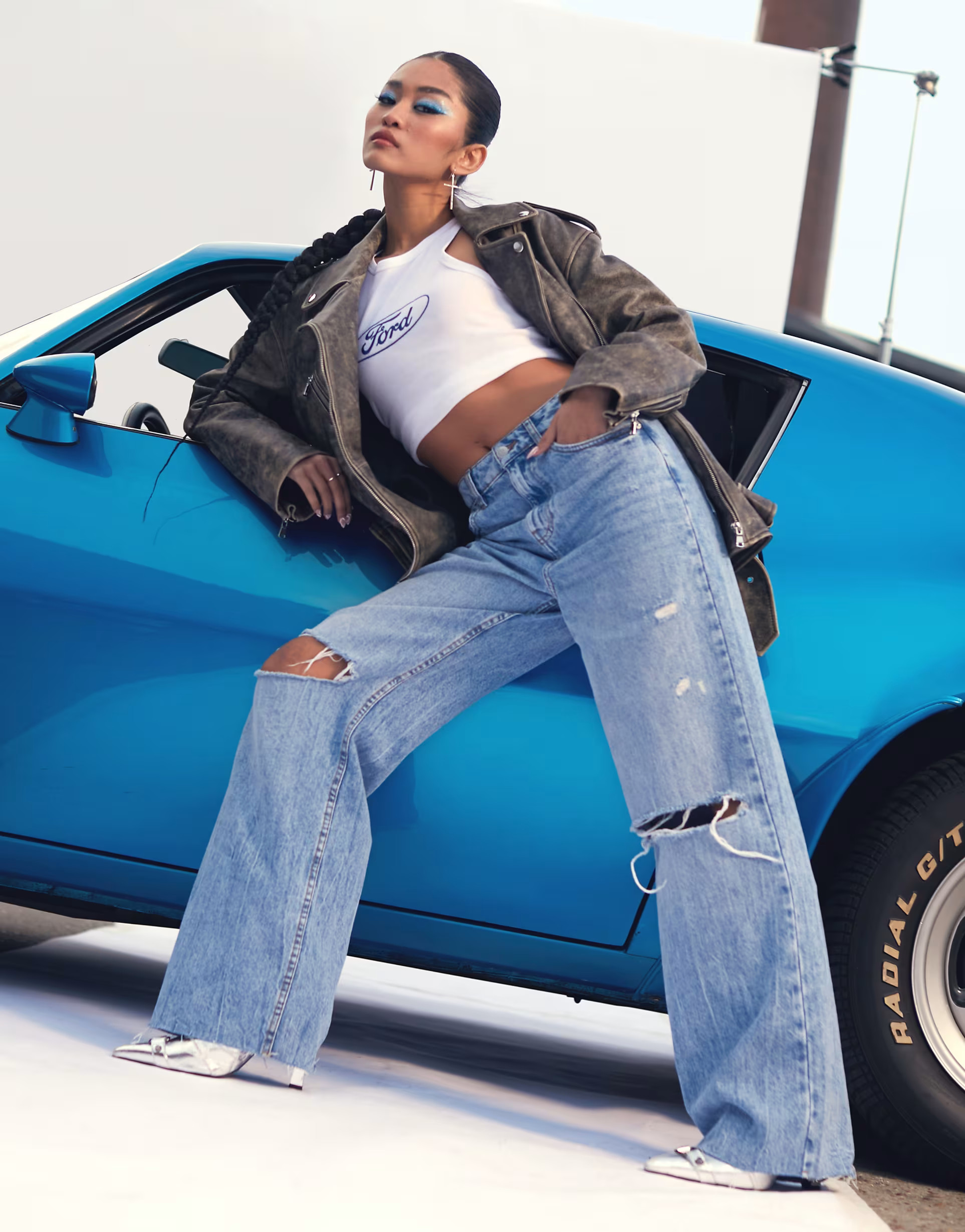 ASOS DESIGN - Dad jeans met scheuren in middenblauw | ASOS (Global)