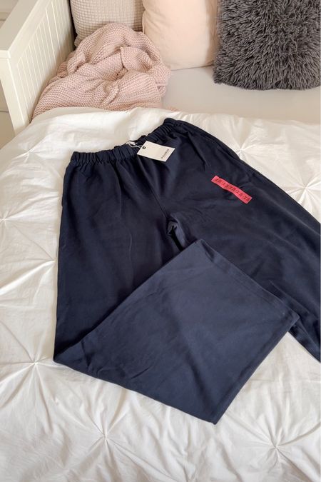 bershka pants, bershka wide leg pants, dark blue pants, navy pants, sweatpants, joggers, sweatpants wide leg, Spring , spring essentials, spring fashion , spring 2023, corsage, corset top, brown, white, top, H&M, H&M top, H&M corset , basics, basics H&M 

fashion, 2023 fashion, basics, gold hoops, gold jewelry, sweatpants, longsleeve, beige, H&M, outfit inspo, outfit inspiration, blue jeans, bag, spring 2023, spring fashion, that girl outfit, vanilla girl outfit

#LTKunder50 #LTKfit #LTKstyletip