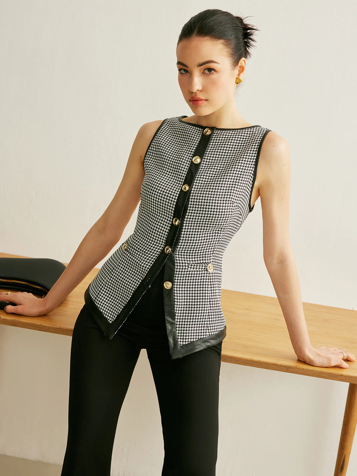 Houndstooth Button Contrast Trim Vest | Commense