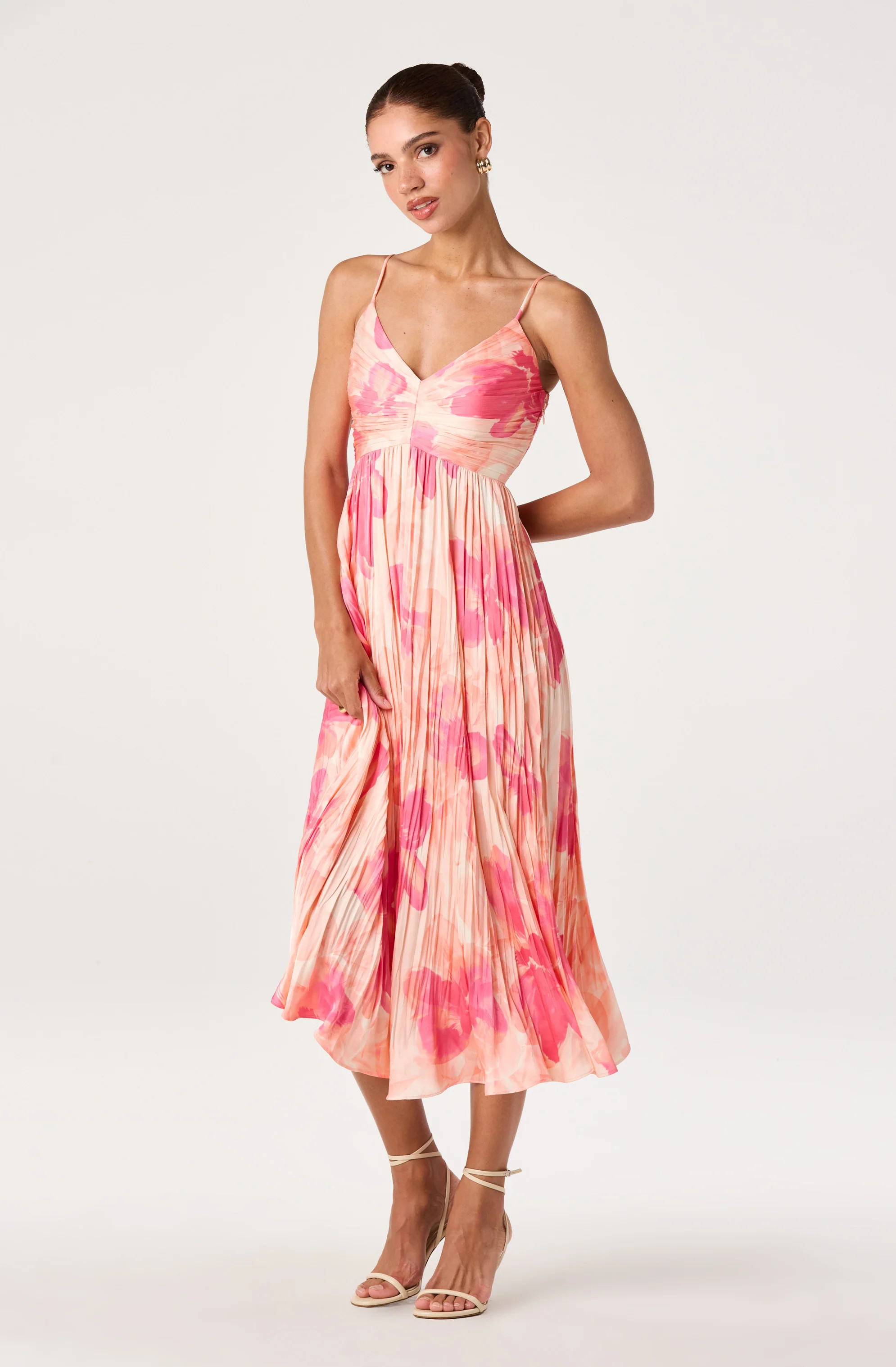 Maeve Pleated Satin Midi Dress - Coral abstract fl / XS | ASTR The Label (US)