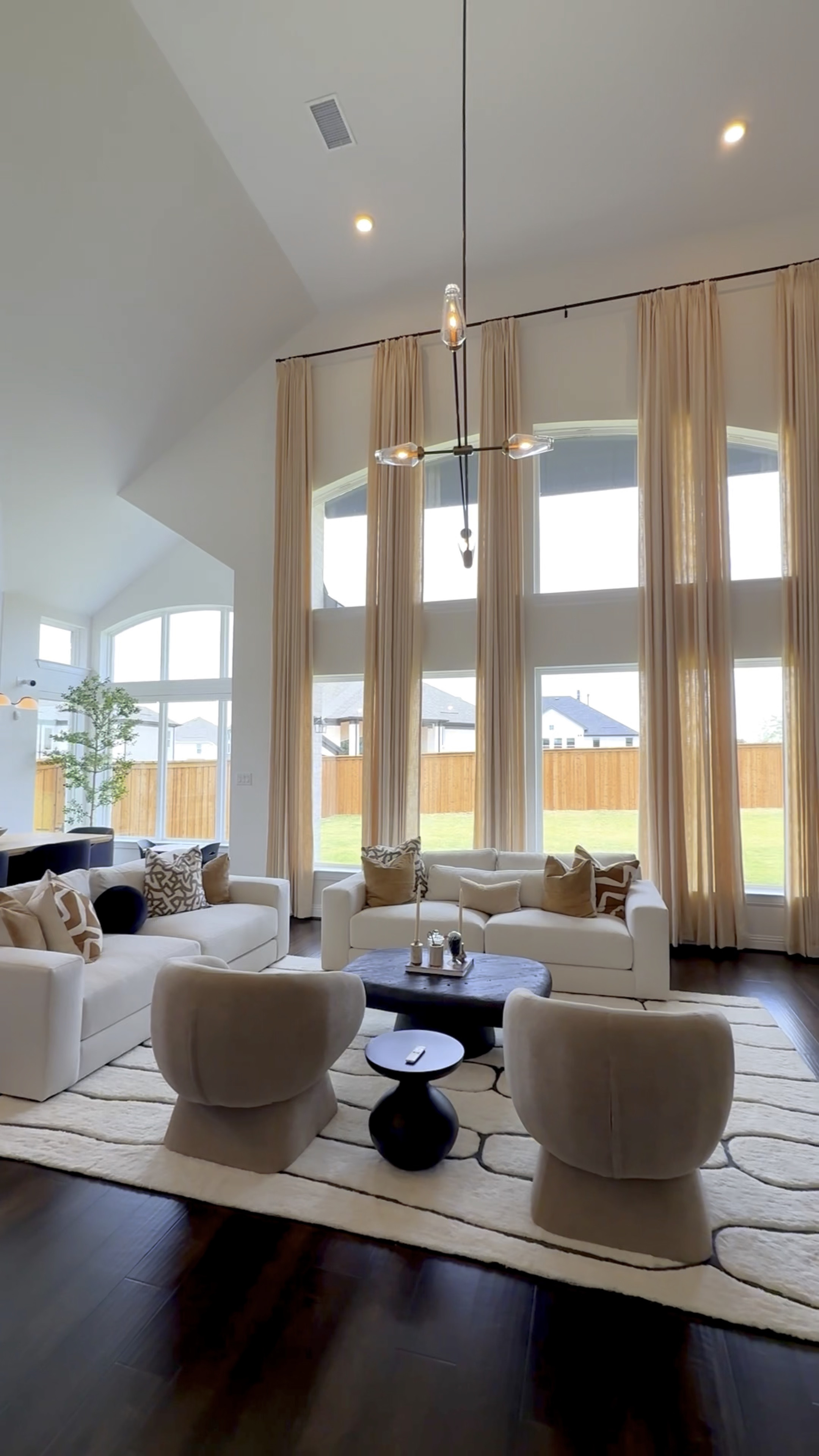 Gathering with family, hosting friends, or simply refreshing your space? Wayfair has timeless pieces that bring comfort and warmth to your home through every season. 🍁 @wayfair @shop.ltk #liketkit #WayfairPartner #ad #Wayfair