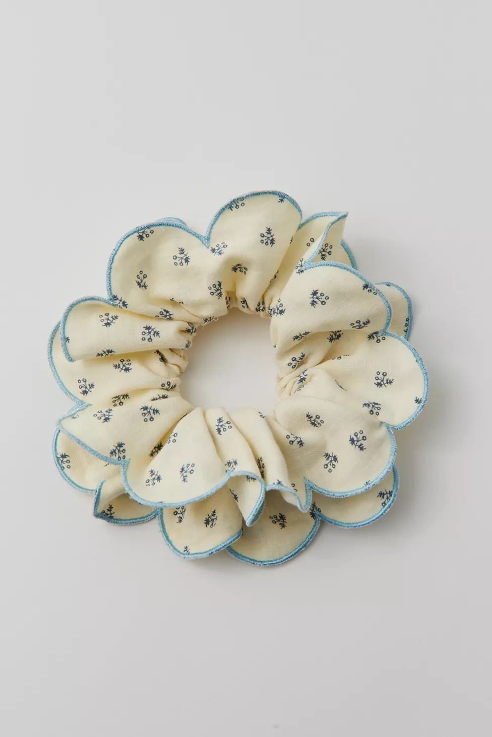 Printed Ruffle Jumbo Scrunchie | Urban Outfitters (US and RoW)