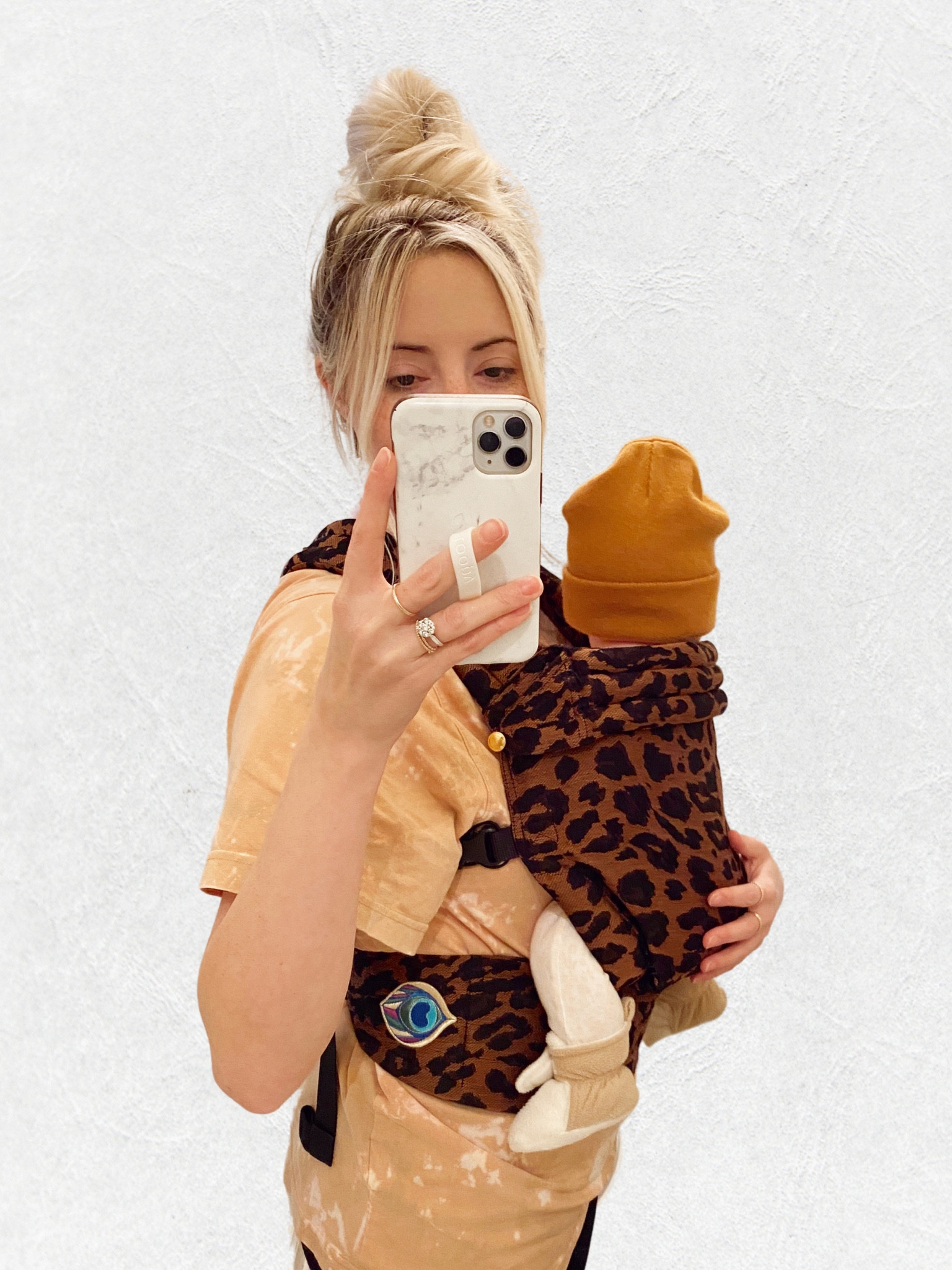 Artipoppe Leopard Zeitgeist Baby Carrier

I adore this baby wearing carrier. It’s definitely a splurge, but for good reason…it is ridiculously comfortable, well made, and cute! And it’s become a must-have baby staple for me.

My favorite thing is how simple & quick it is to put on (fabulous when you’re getting baby out of carseat & into carrier for a quick errand!), and that it works well with casual outfits, but will look equally lovely with a velvet dress for Christmas, etc! 

Also..would be a thoughtful holiday gift for any new Mama in your life! Or a great item to pop on your baby registry.

If you send me a DM on Instagram (@alaina.ramsay) I have a personal referral link for $57 USD off. 🤎 

#LTKsalealert #LTKbaby #LTKGiftGuide