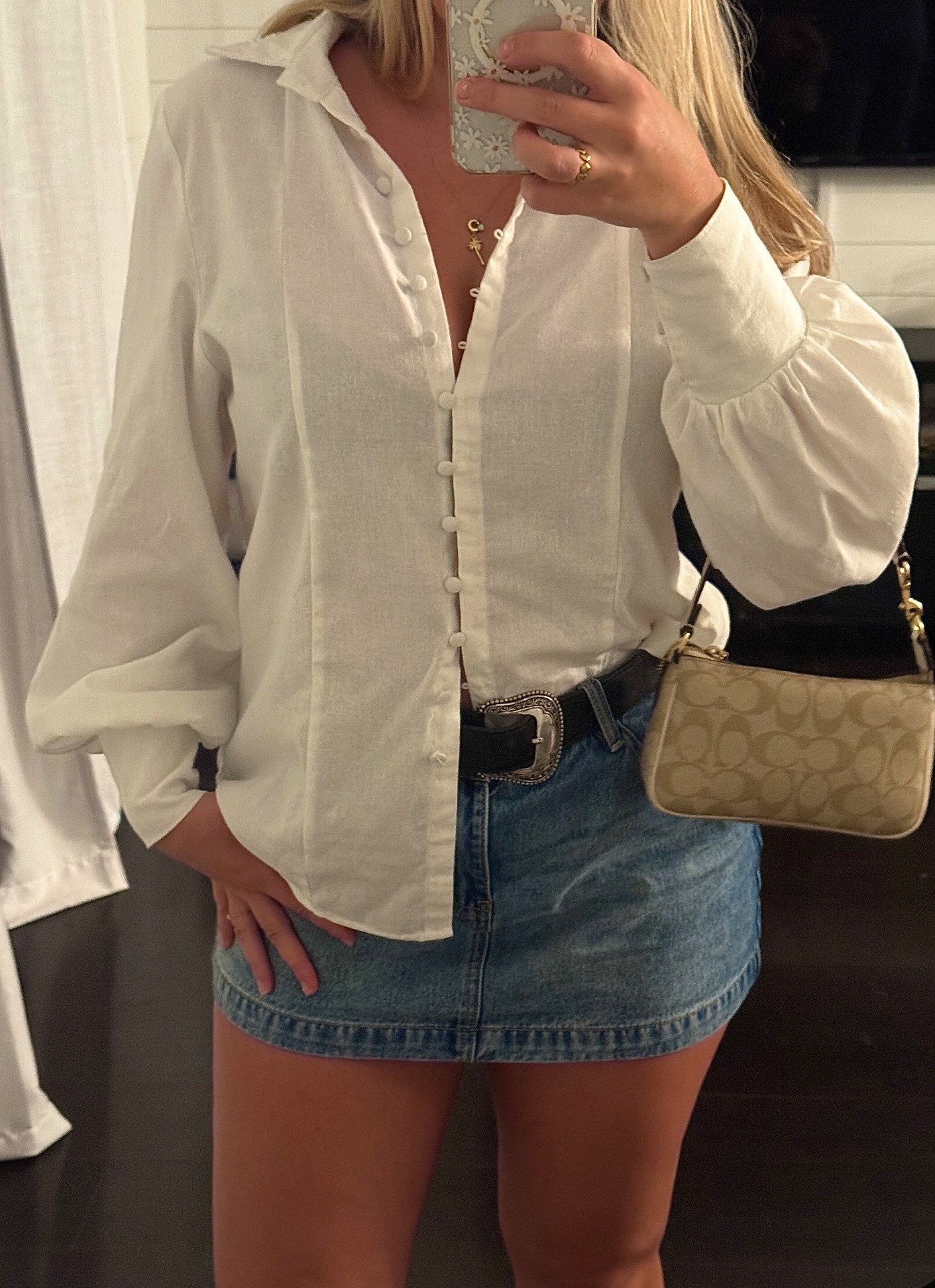 GNO outfit🍸

Fall outfit, linen shirt, denim skirt, coach bag, mini skirt, button up, white blousee

#LTKFallSale #LTKStyleTip #LTKSeasonal
