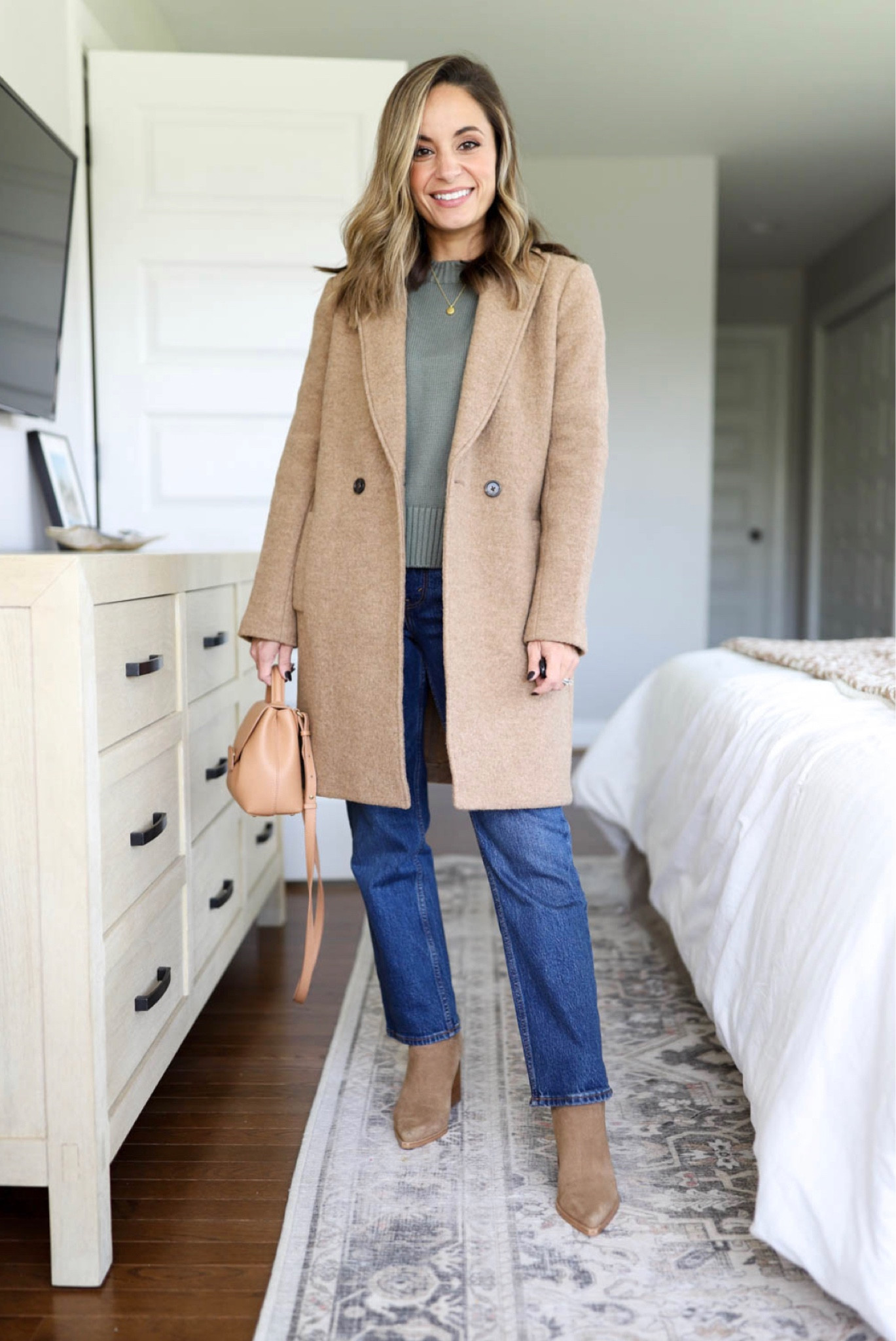 Capsule Series: straight jeans shoe pairings 

Jeans: 24 extra short (tts) in dark 
Sweater: xs 
Coat: petite xxs/00 
Boots linked are similar 
Bag: polene un nano in textured tan 


#LTKSeasonal #LTKSale #LTKstyletip