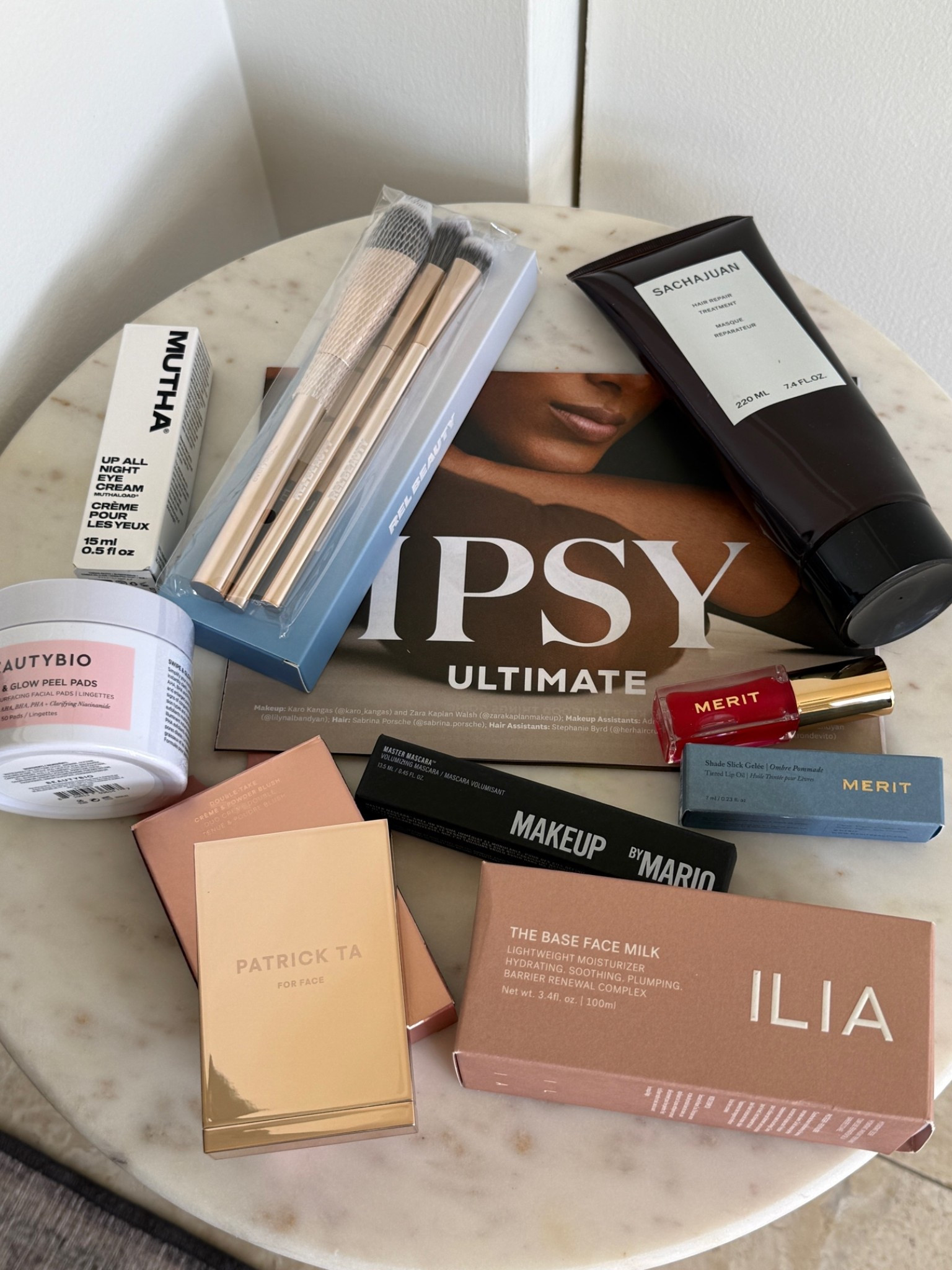 obsessed with this months ipsy box! i get the ipsy ultimate box up to $350 in beauty products for only $65 a quarter 🤍 #ipsy #ilia #skincare

#LTKBeauty #LTKselfcare #LTKmomlife
