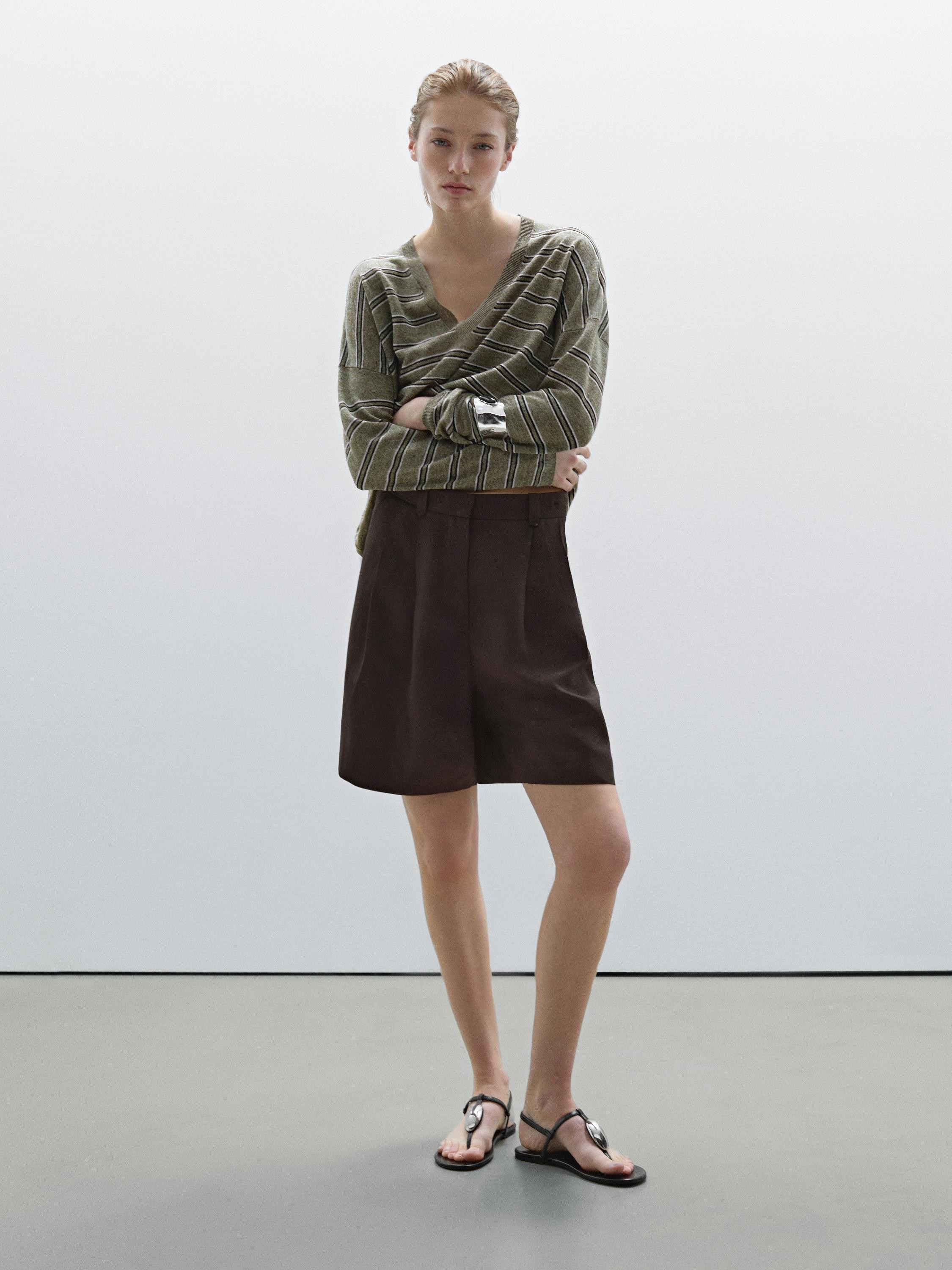 Pleated Bermuda shorts | Massimo Dutti US