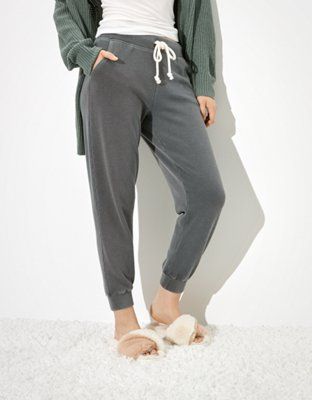 AE Fleece Slim Boyfriend Jogger | American Eagle Outfitters (US & CA)