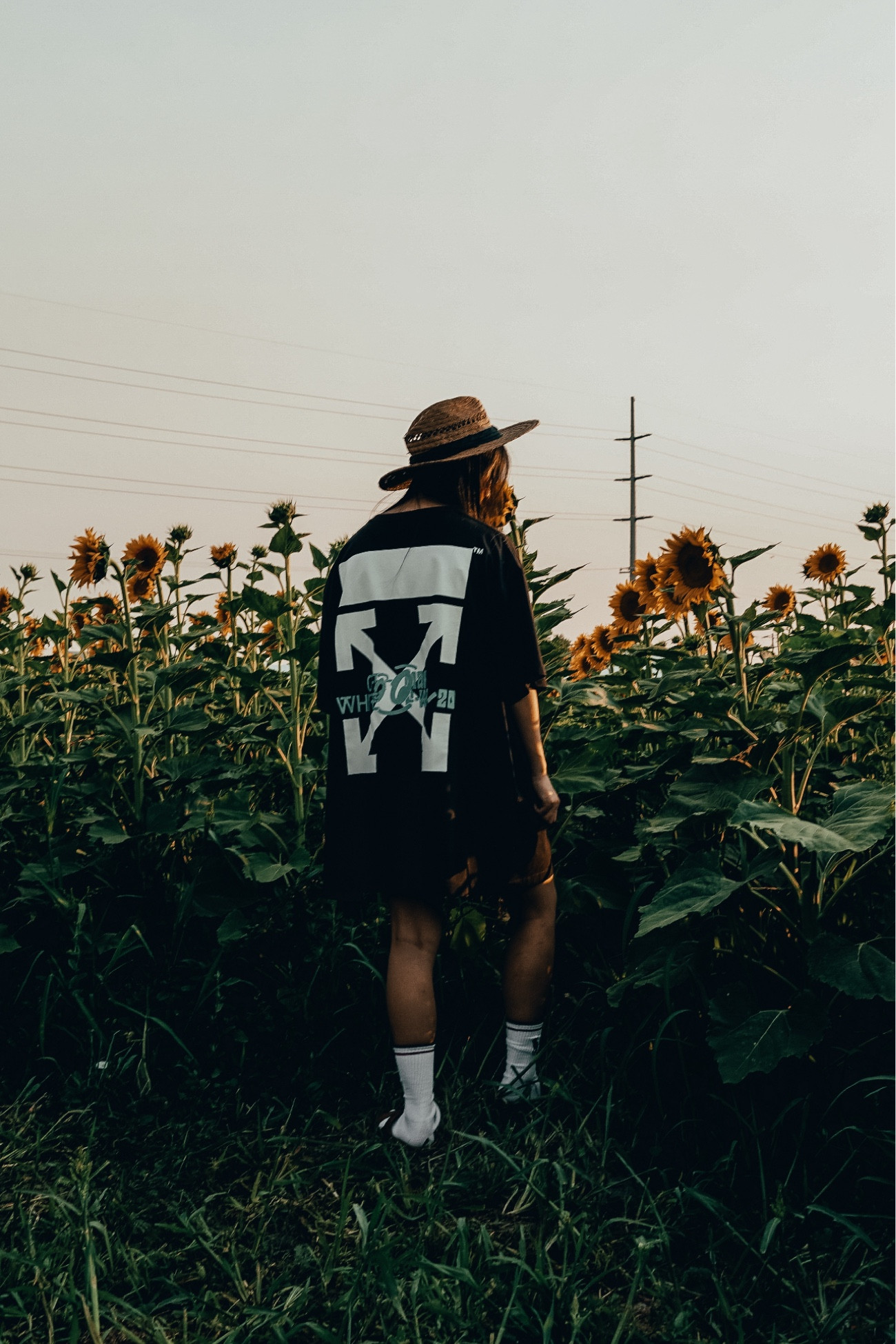 Excited for the spring flowers. 🌻 🌺 🌸 
————————>
#offwhite #streetwear #streetfashion

#LTKstyletip #LTKtravel
