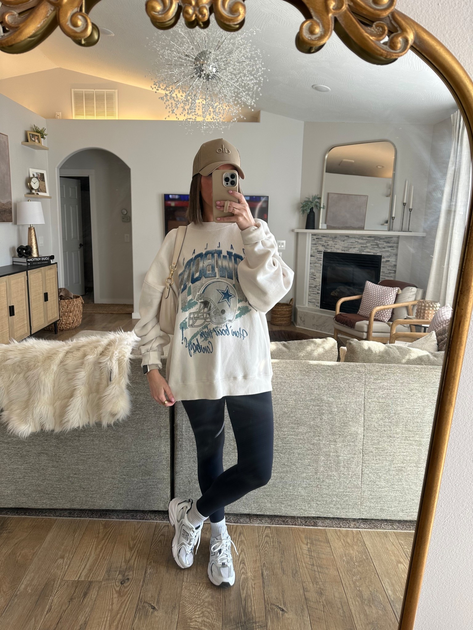 Another shopping day fit ✨🤍🧢👟

#LTKShoeCrush #LTKTravel #LTKActive