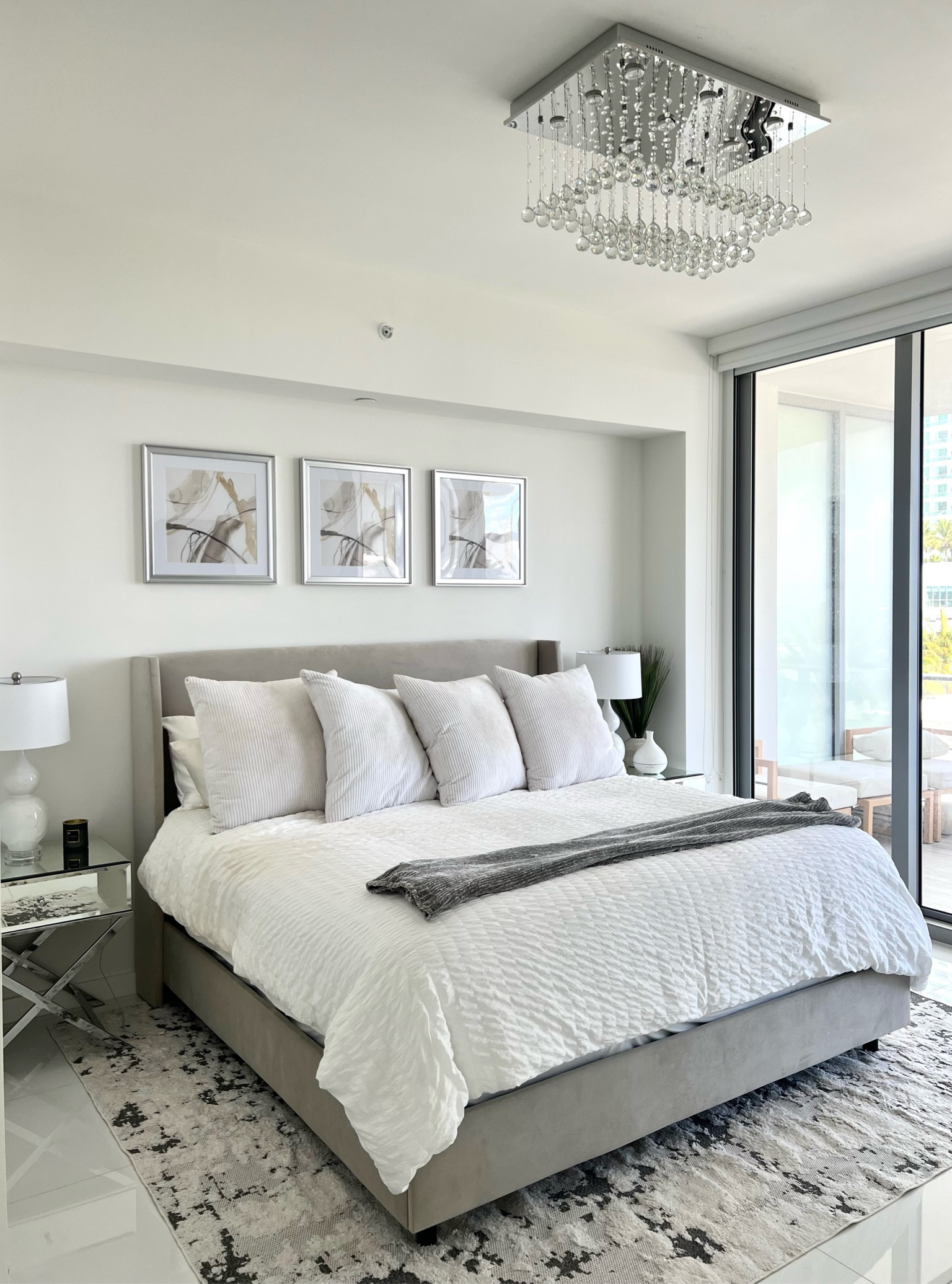 Modern light gray upholstered bed Wayfair site wide sale




Grey white silver neutral bedroom guest room condo decor modern decor minimalist luxe

#LTKxWayDay #LTKHome #LTKSaleAlert