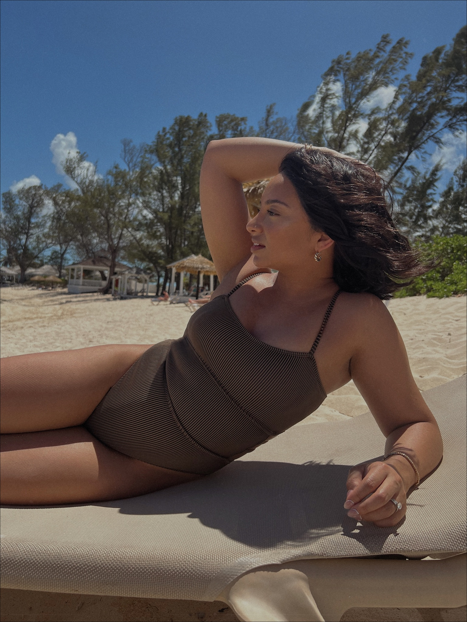 MAMAS! This is the best tummy snatching swimmy ever and it is sooo comfortable too! 

Wearing a size Small!

#vacation #swimsuit #swimsale #salealert #amazonstyle #beachvacay #beachwear #resortwear #bathingsyit #onepieceswim

#LTKunder50 #LTKswim #LTKsalealert