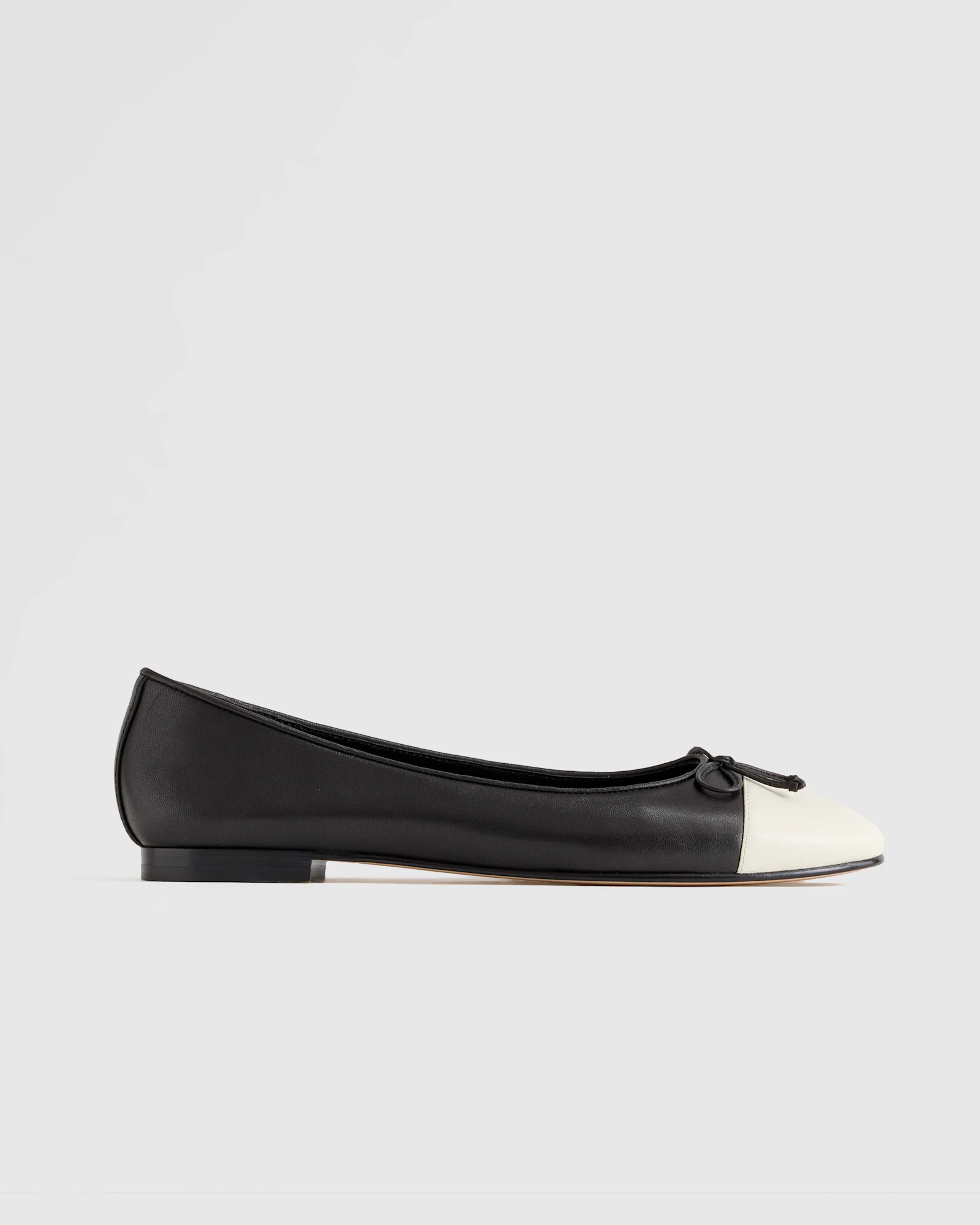 Quince | Women's Italian Leather Cap-Toe Ballet Flat in Black/Bone, Size 6 | Quince