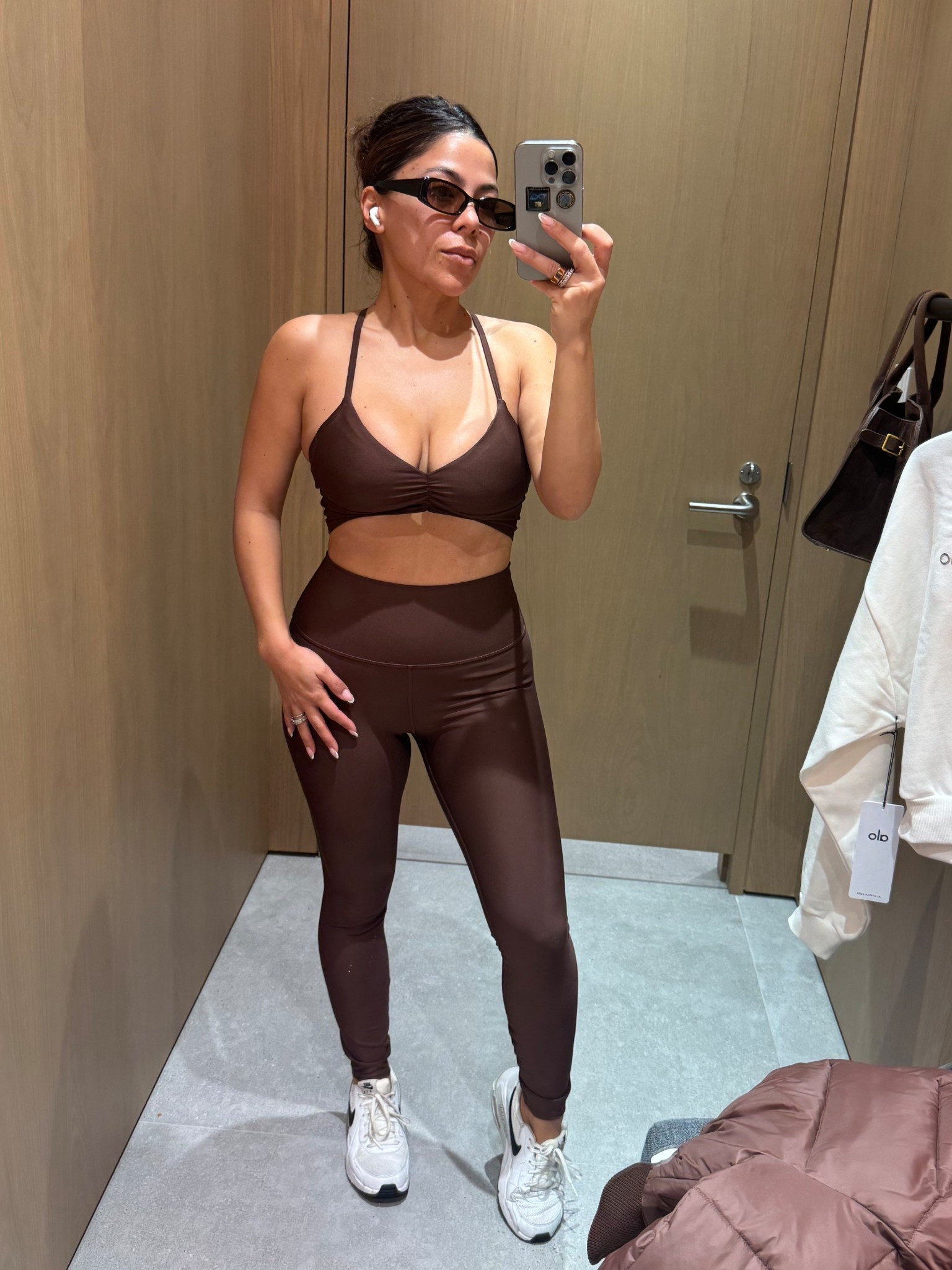 My favorite color this season and so flattering! 🤎🤎🤎
Top: Small
Bottoms: small  