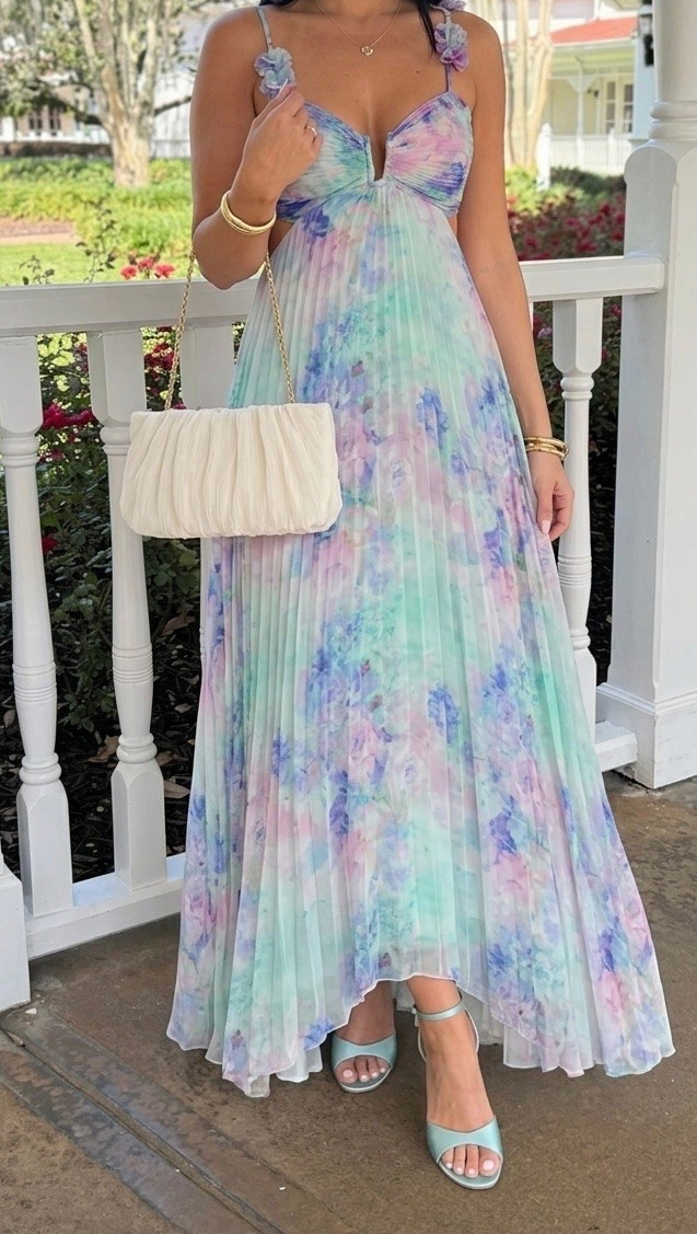 Astr the label emese please floral maxi dress wearing size small