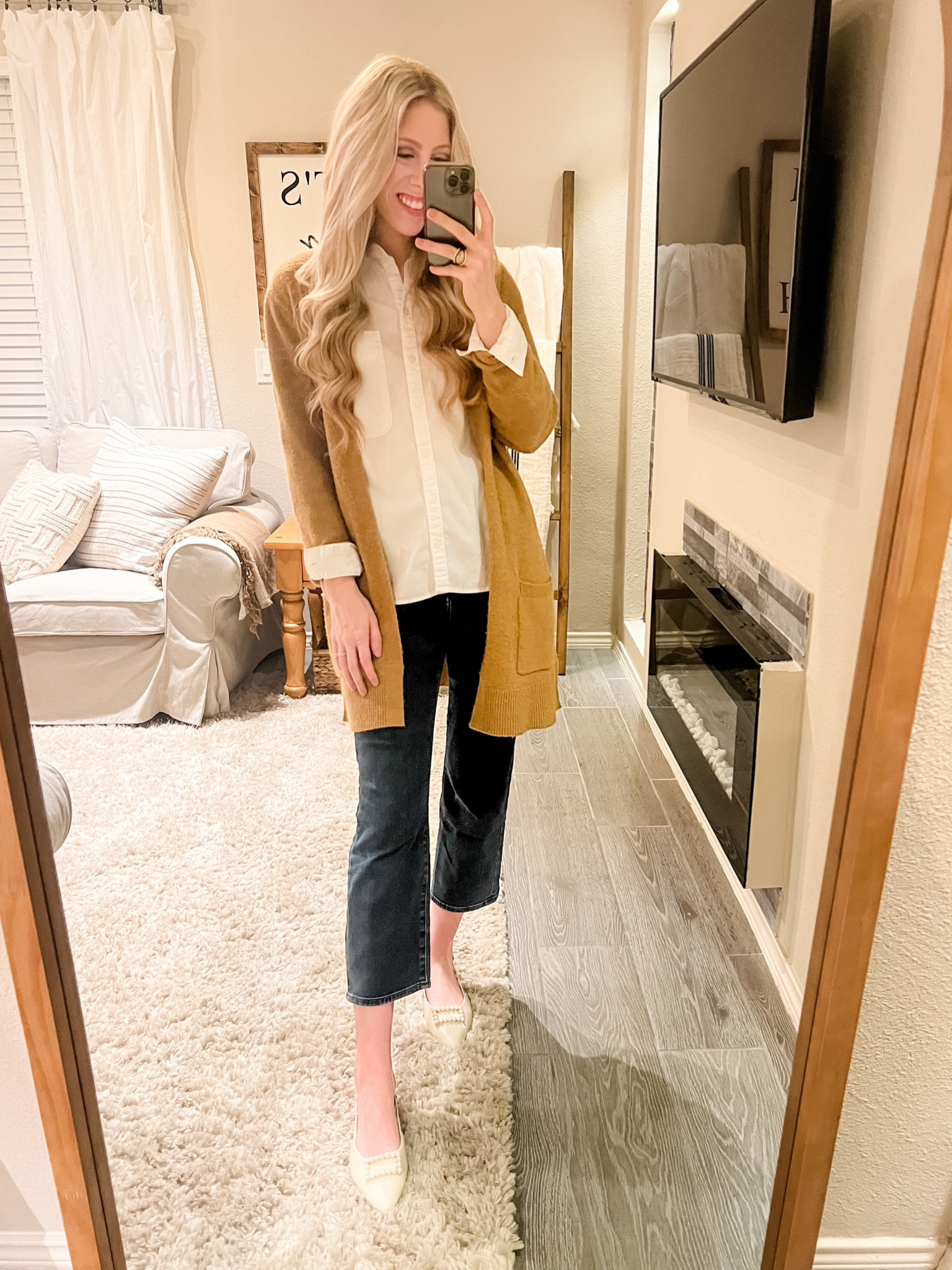 Workwear: jeans & ballet flats 🤍

Smart casual. Jeans business casual. Ballet flats. Cardigan. Workwear. 

#LTKfindsunder50 #LTKworkwear #LTKshoecrush