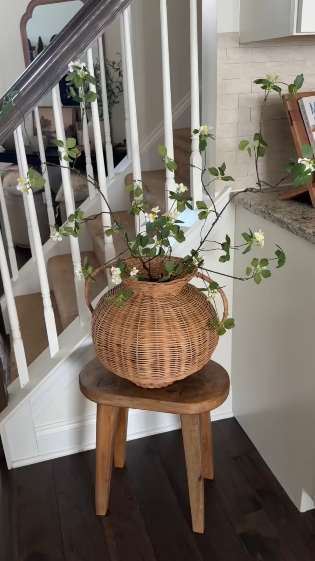My new favorite spring stems! Love the way these look and they are so easy to bend and shape! 
10 out of 10 🤌


#decorating #springflorals #amazon #homedecor #spring #LTKHome