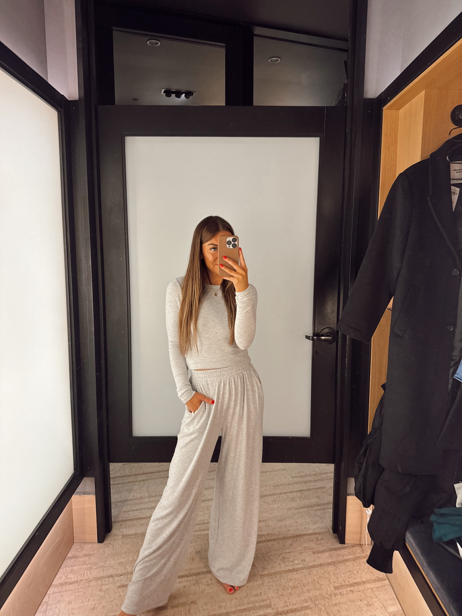 Perfect bonfire cozy outfit
Matching set
Soooo cozy & comfy 
Travel outift
Airport outift
Loungewear 

#LTKfindsunder50 #LTKsalealert #LTKSeasonal