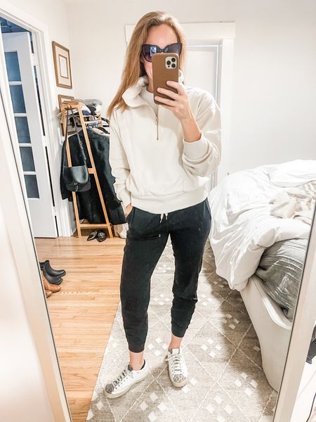 Saturday momfit // casual mom outfit // fall capsule // mom life // Athleisure // high low style 