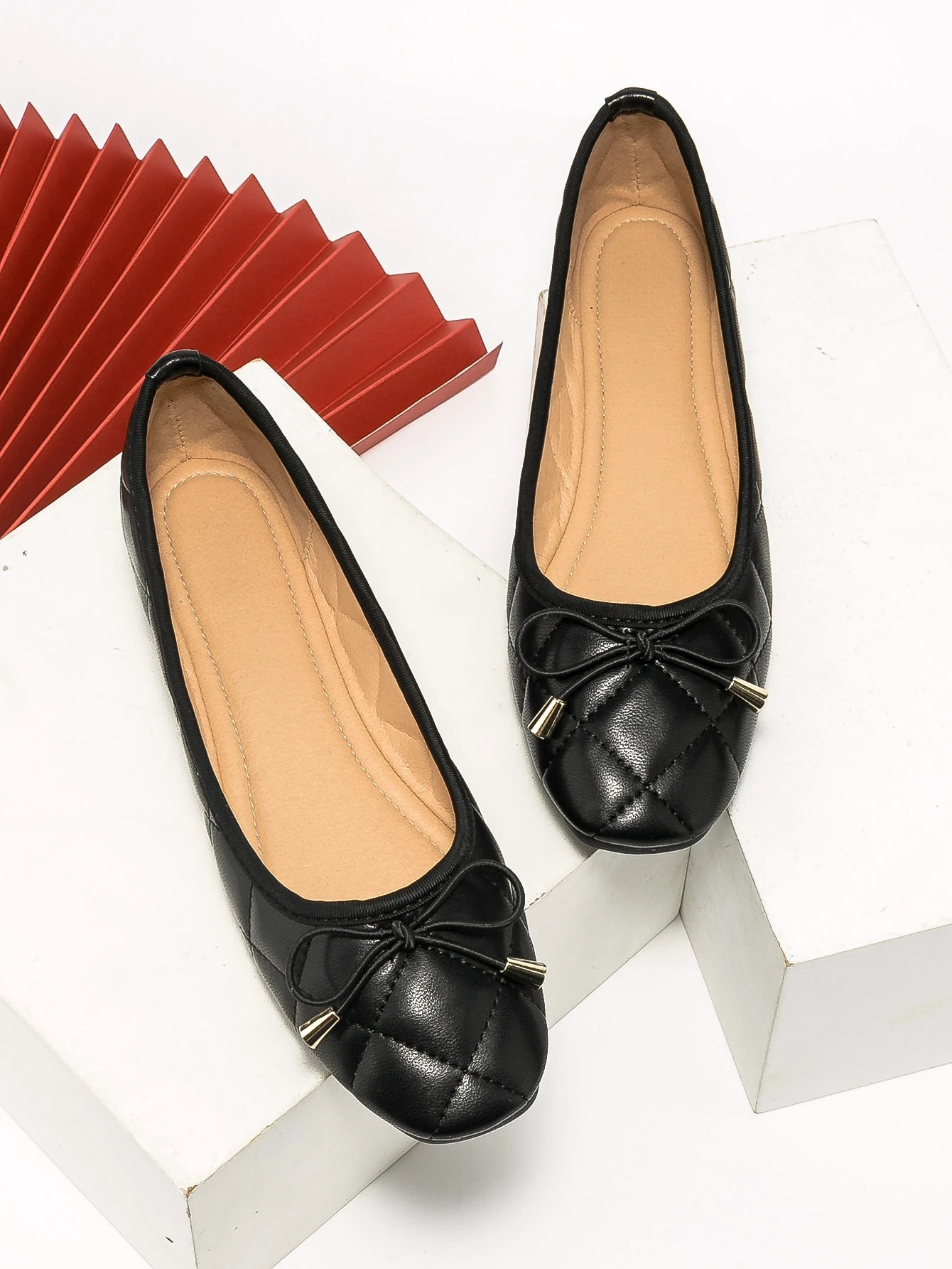 Women Quilted Embossed Bow Decor Black Ballet Flats | SHEIN