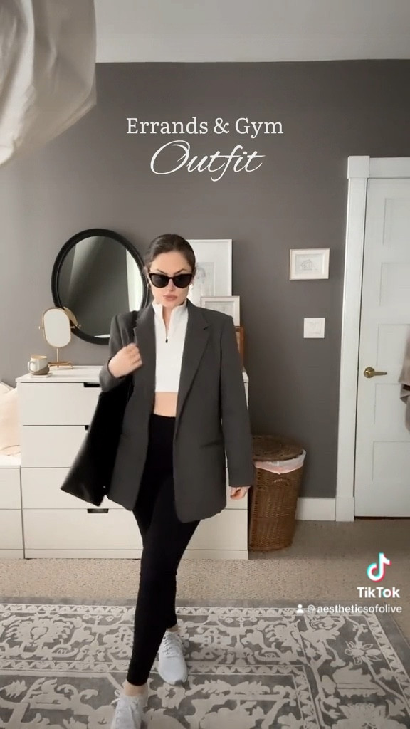 I’m wear an XL in the Nike sports-bra, a M in the Zella Leggings.

#LTKmidsize #LTKfitness #LTKVideo