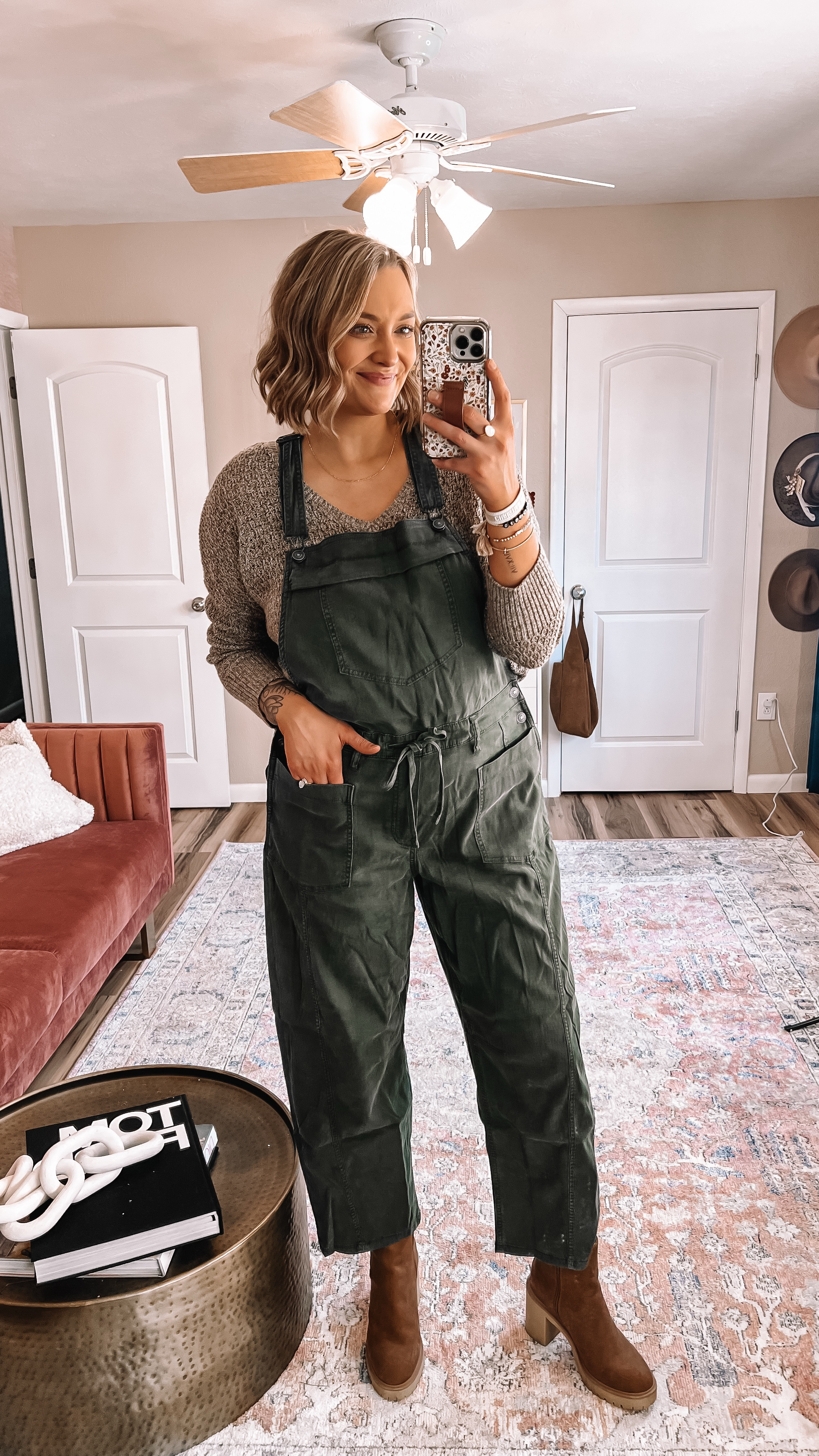 I have so many cute outfit ideas planned for these barrel Jean overalls 😍 here’s how I styled them today! 

Sizing:
Barrel Jeen Overslls-L

#LTKWatchNow #LTKMidsize #LTKSaleAlert