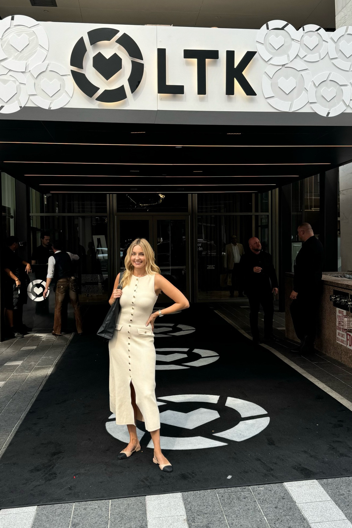 Just checked in at Thompson Hotel! 
Wearing this ribbed knit dress (size small - tts) and basic sling backs!

Ootd, LtkCon outfit, old money style, beige maxi dress

#LTKParties #LTKStyleTip #LTKCon