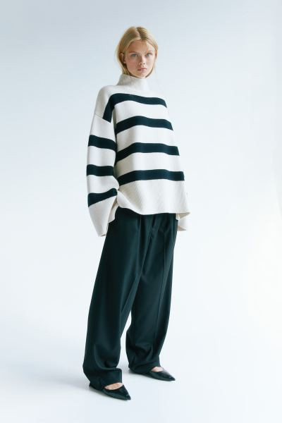 Oversized turtleneck jumper - Cream/Black striped - Ladies | H&M GB | H&M (UK, MY, IN, SG, PH, TW, HK)